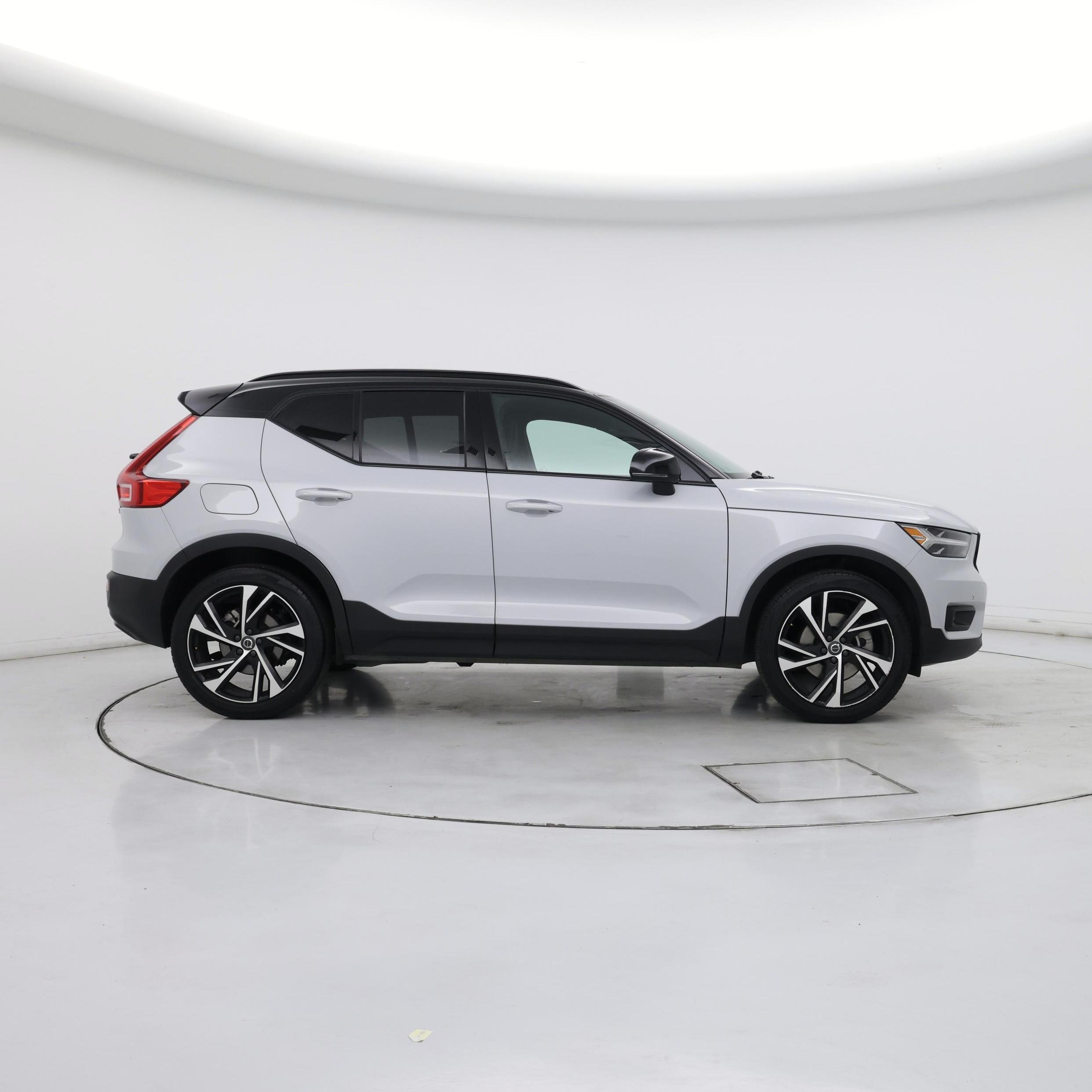 Thumbnail: 2021 Volvo XC40 - 7