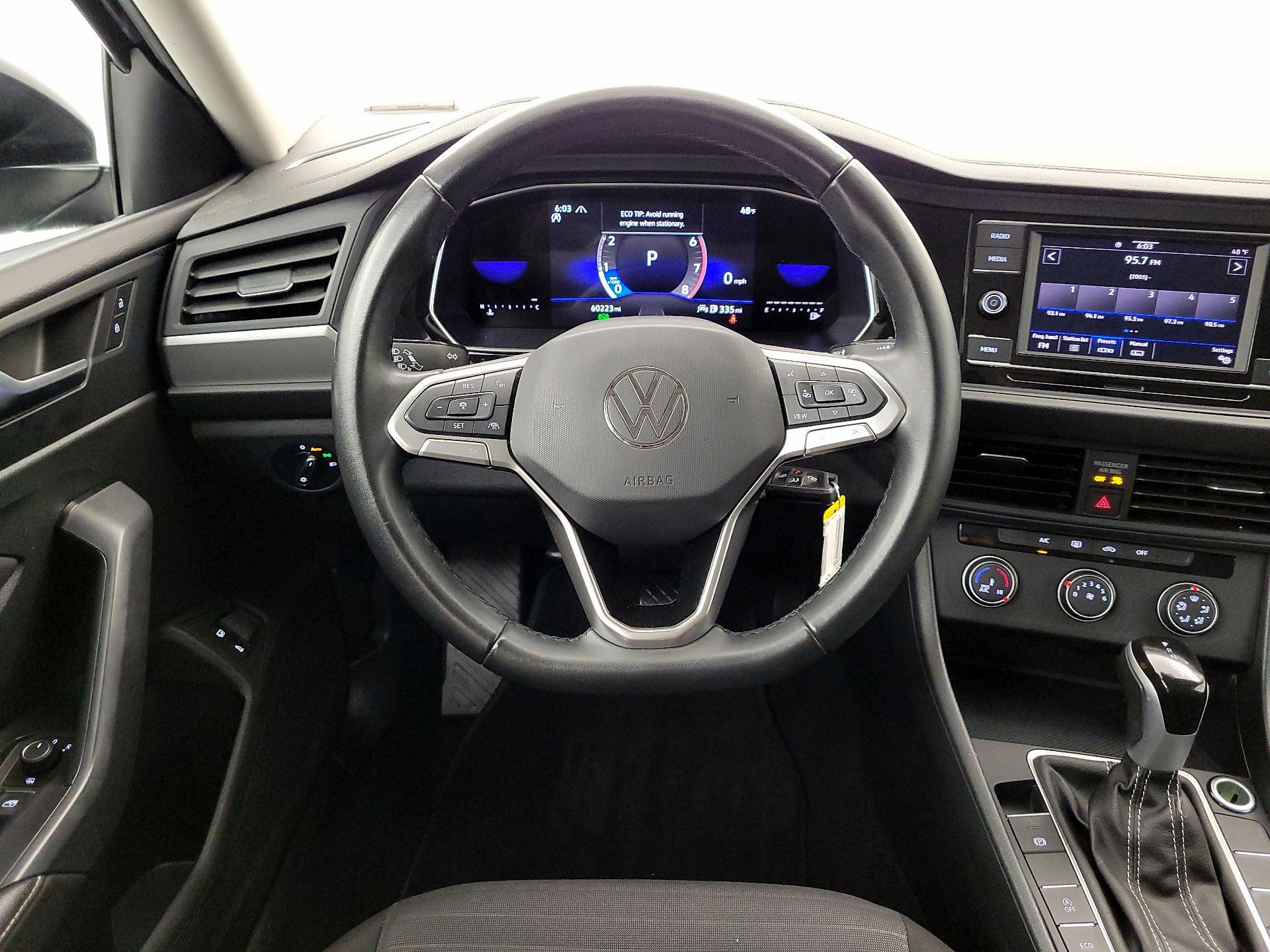 Thumbnail: 2024 Volkswagen Jetta - 10