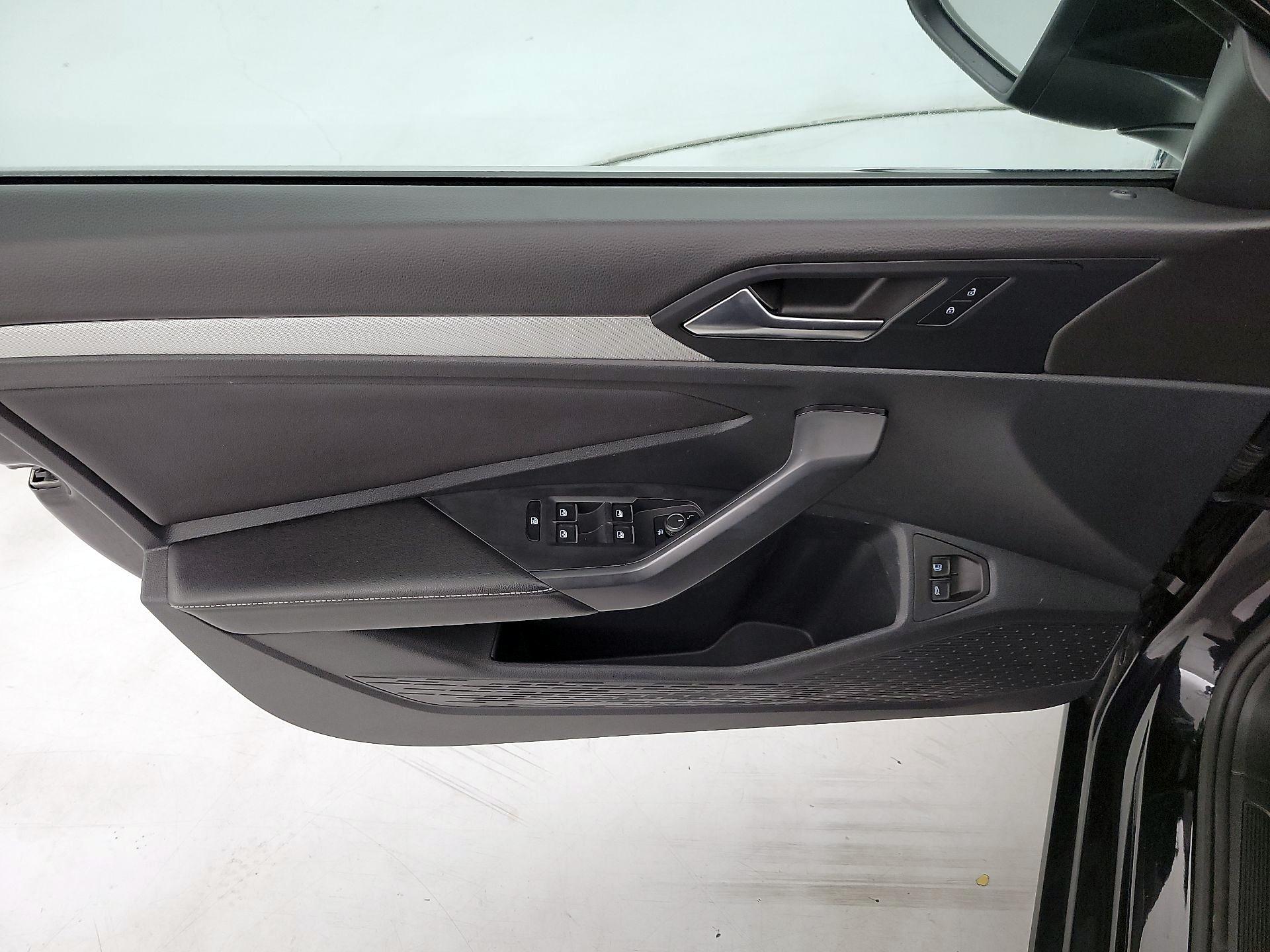 Thumbnail: 2024 Volkswagen Jetta - 12