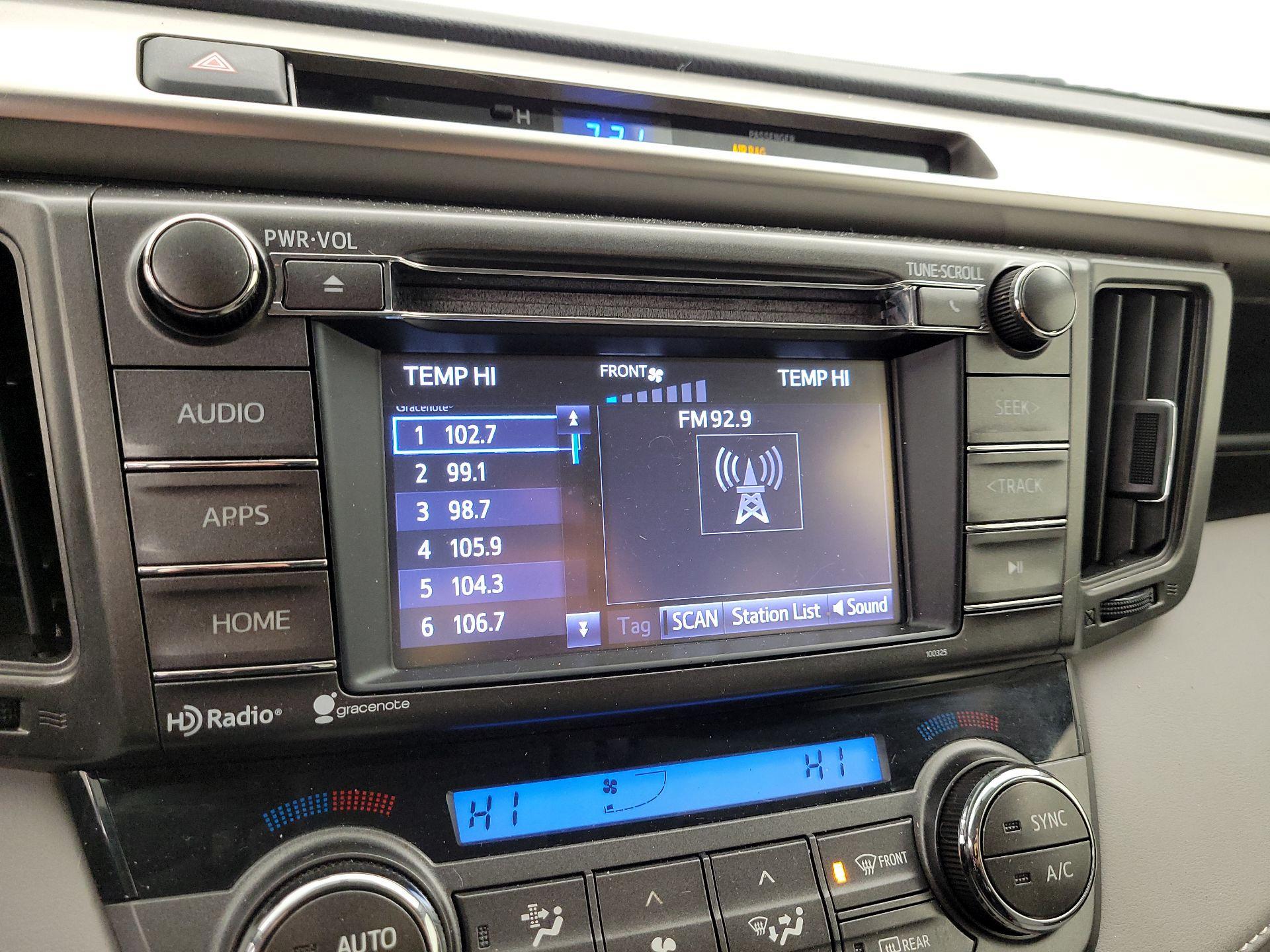 Thumbnail: 2015 Toyota RAV4 - 15