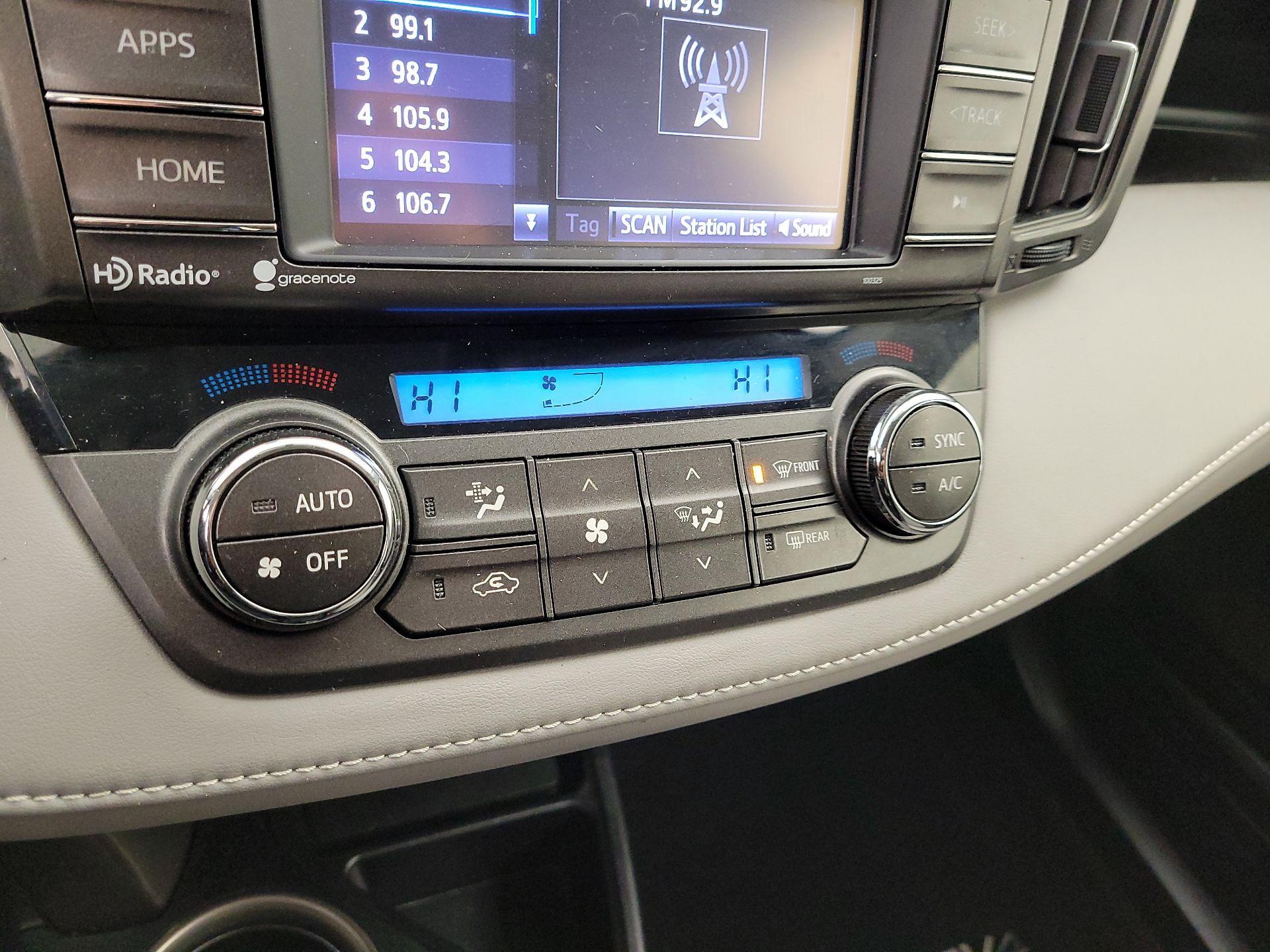 Thumbnail: 2015 Toyota RAV4 - 16