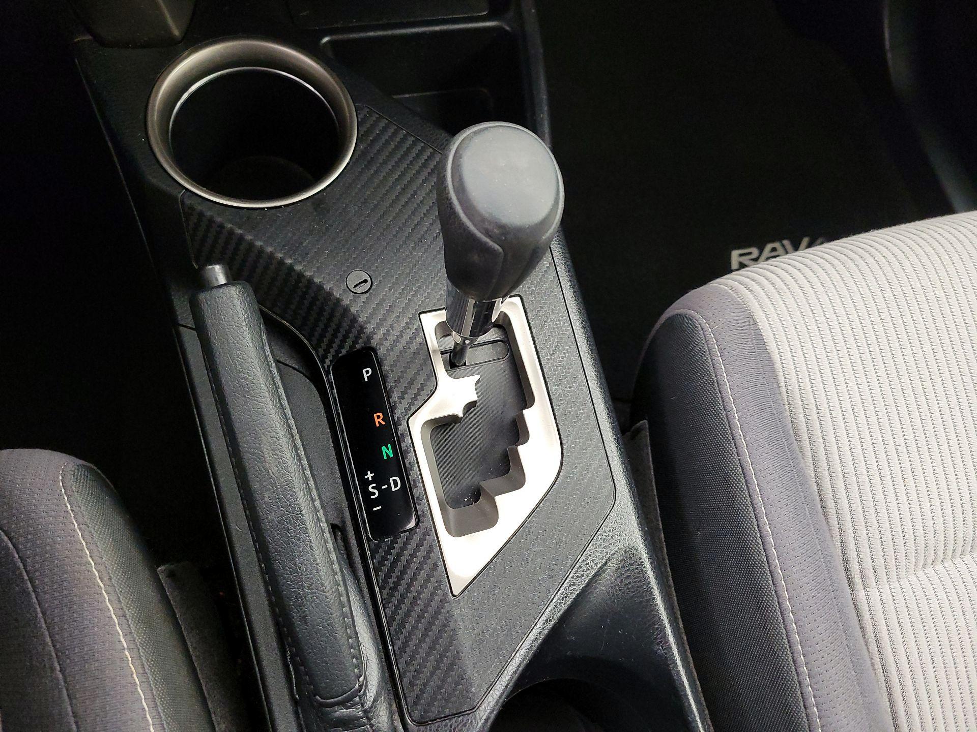 Thumbnail: 2015 Toyota RAV4 - 17