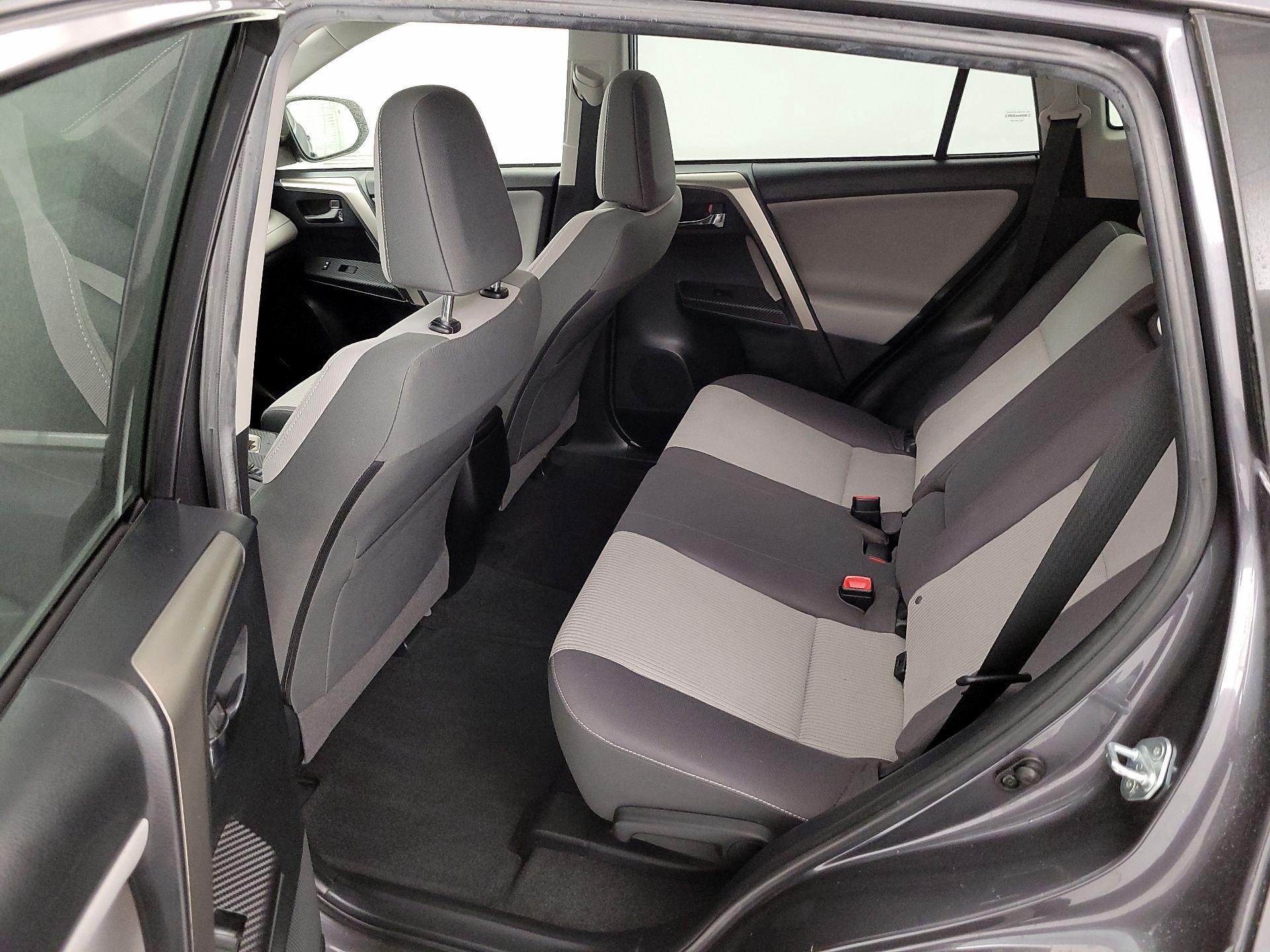 Thumbnail: 2015 Toyota RAV4 - 20