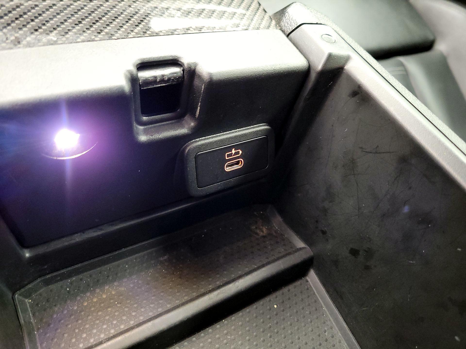 Thumbnail: 2025 BMW M2 - 19