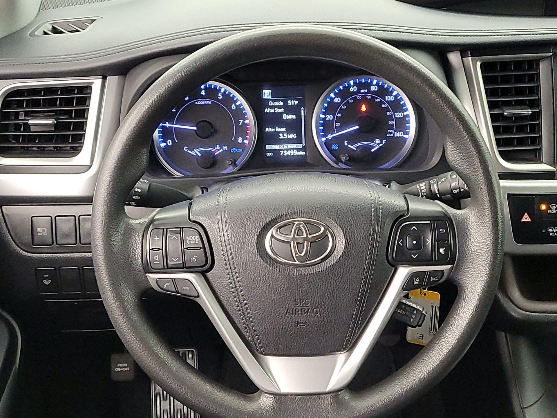 Thumbnail: 2019 Toyota Highlander - 10