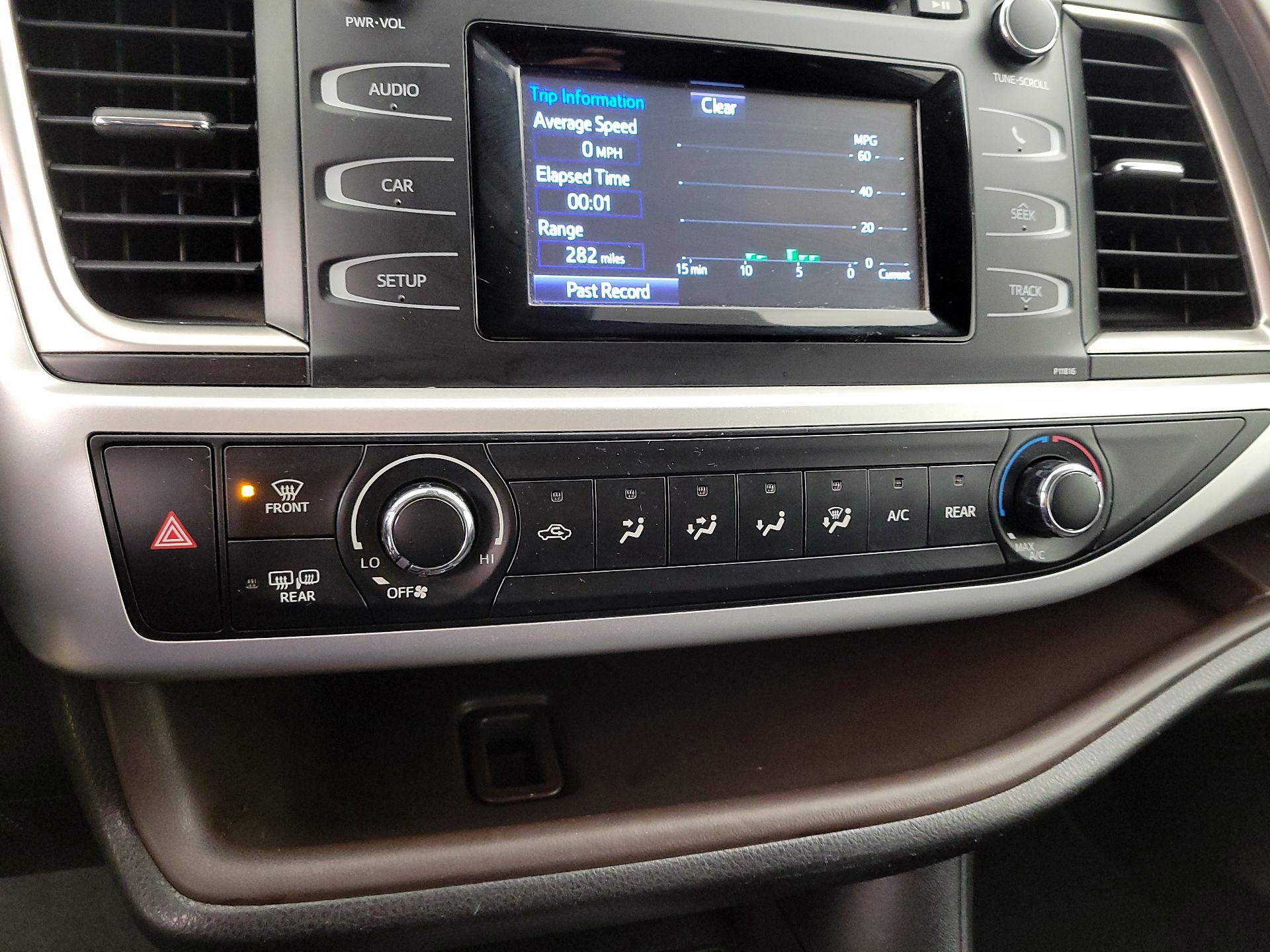 Thumbnail: 2019 Toyota Highlander - 16