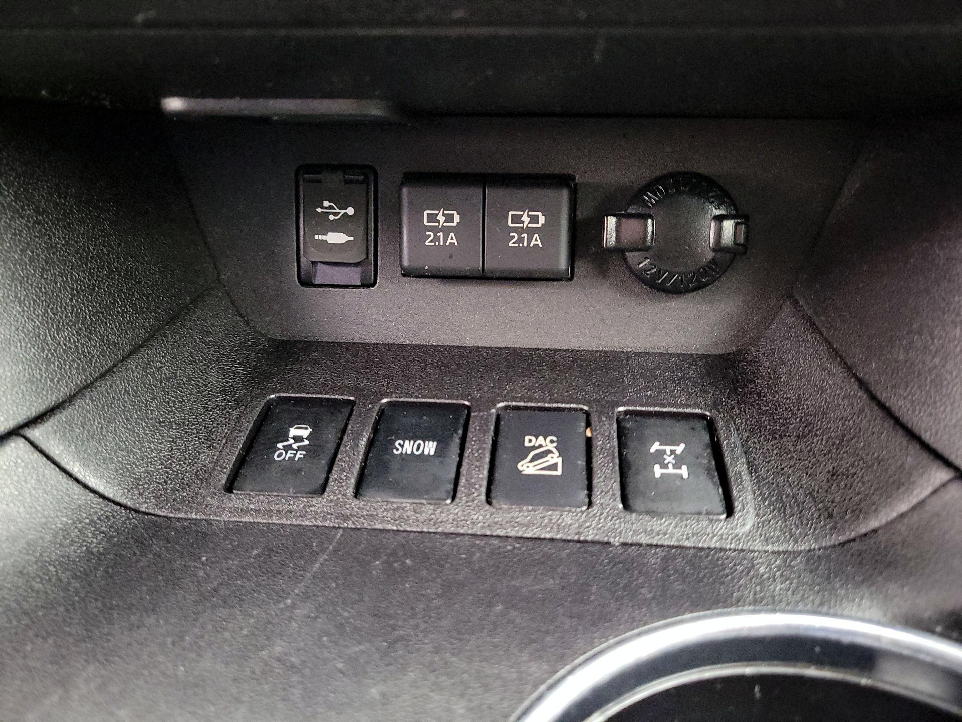 Thumbnail: 2019 Toyota Highlander - 18