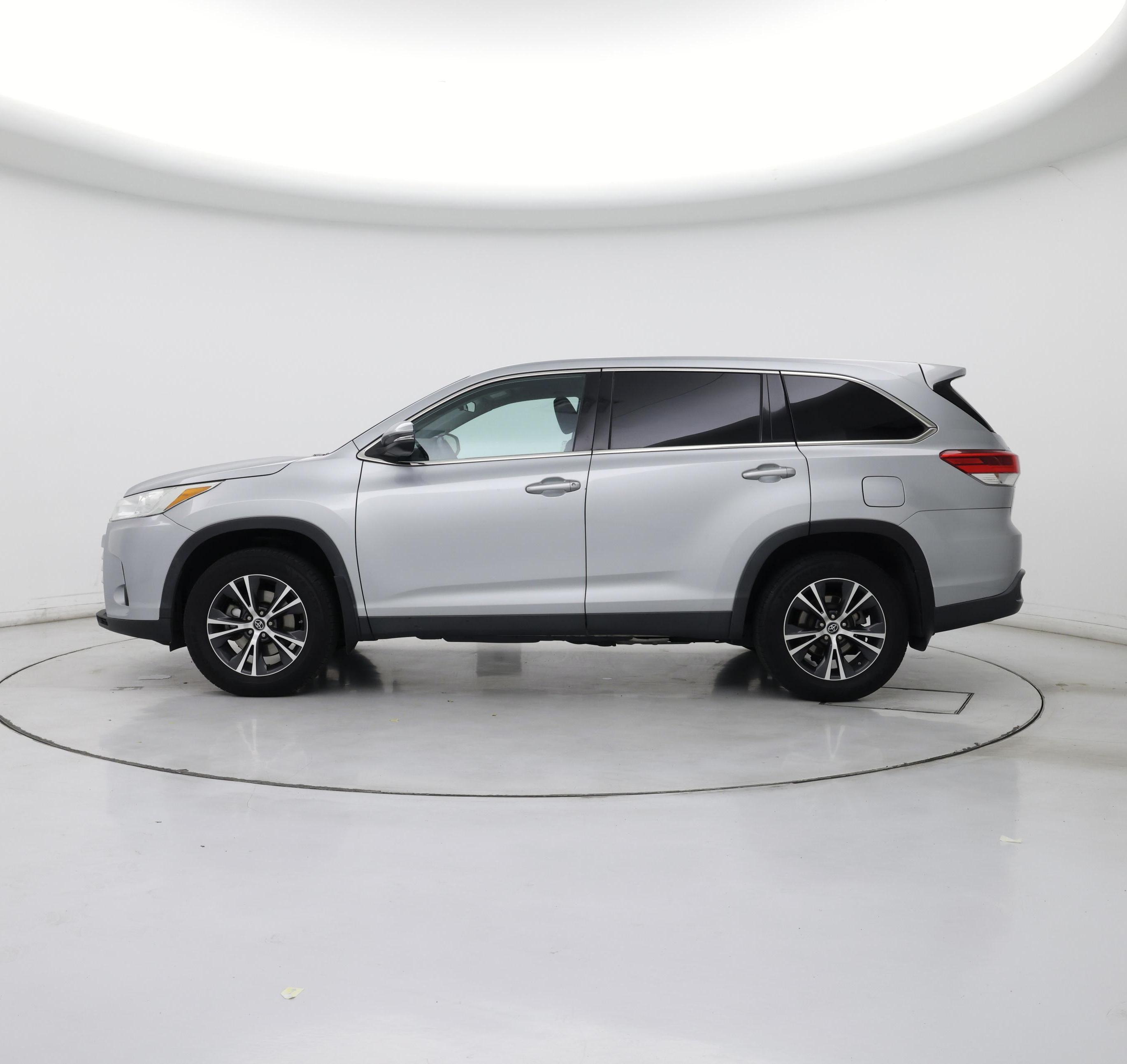 Thumbnail: 2019 Toyota Highlander - 3