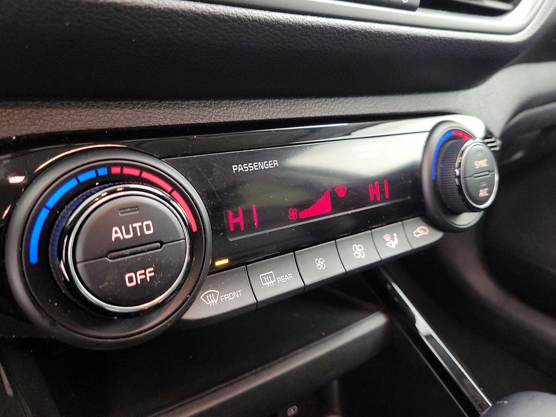 Thumbnail: 2019 Kia Forte - 16