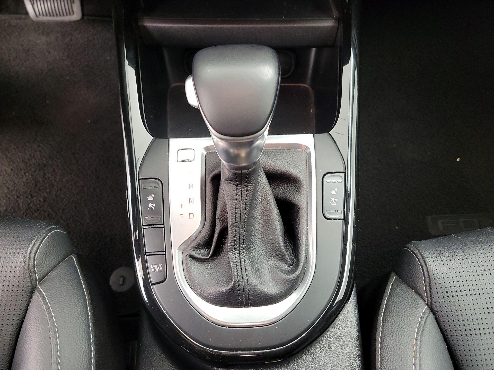 Thumbnail: 2019 Kia Forte - 17