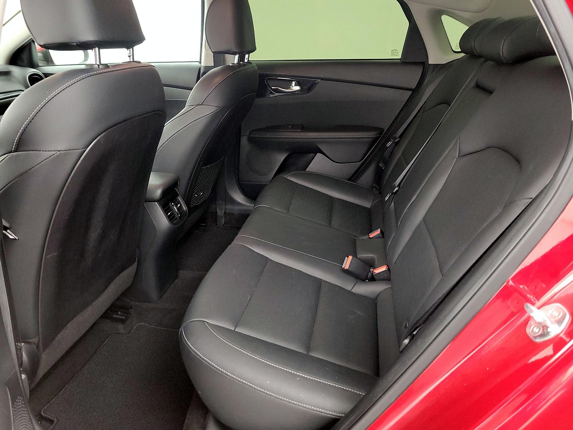 Thumbnail: 2019 Kia Forte - 19