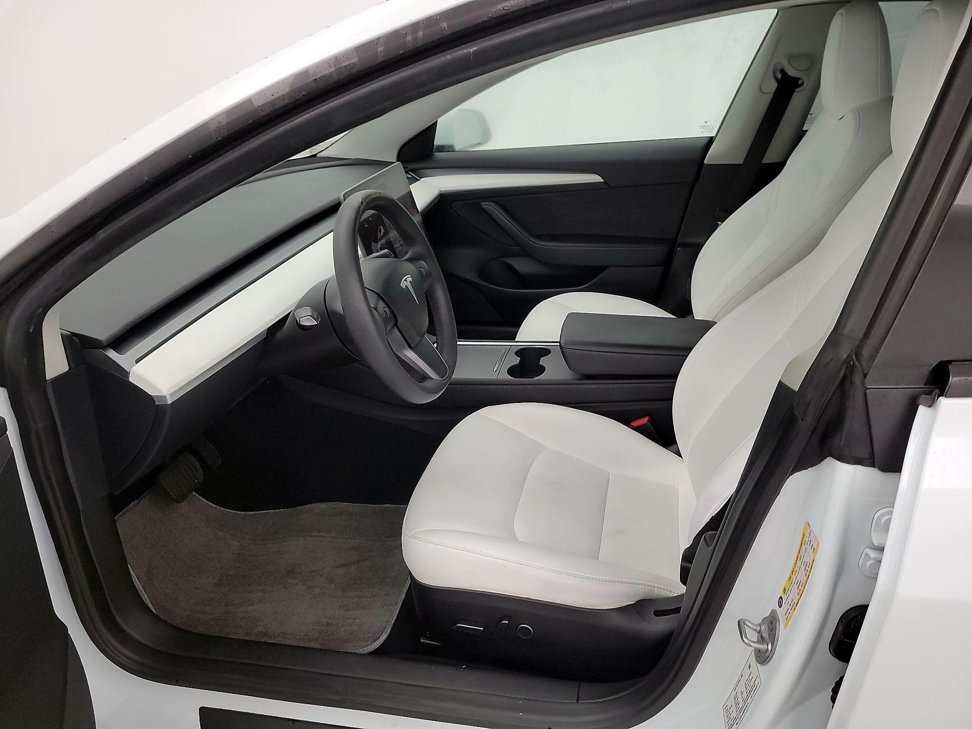 Thumbnail: 2023 Tesla Model 3 - 11