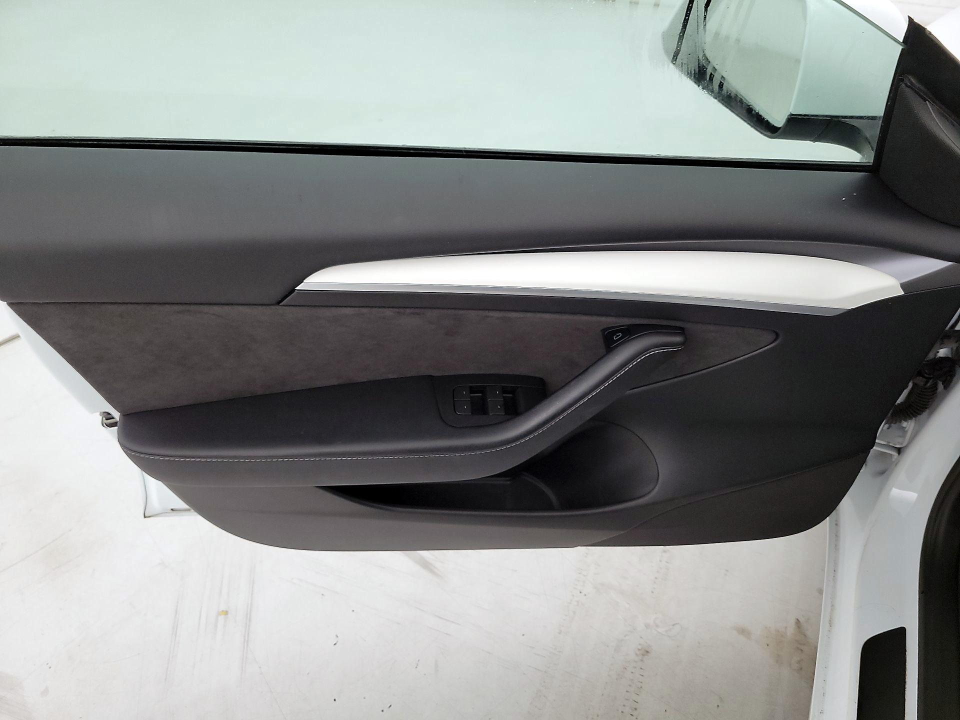 Thumbnail: 2023 Tesla Model 3 - 12