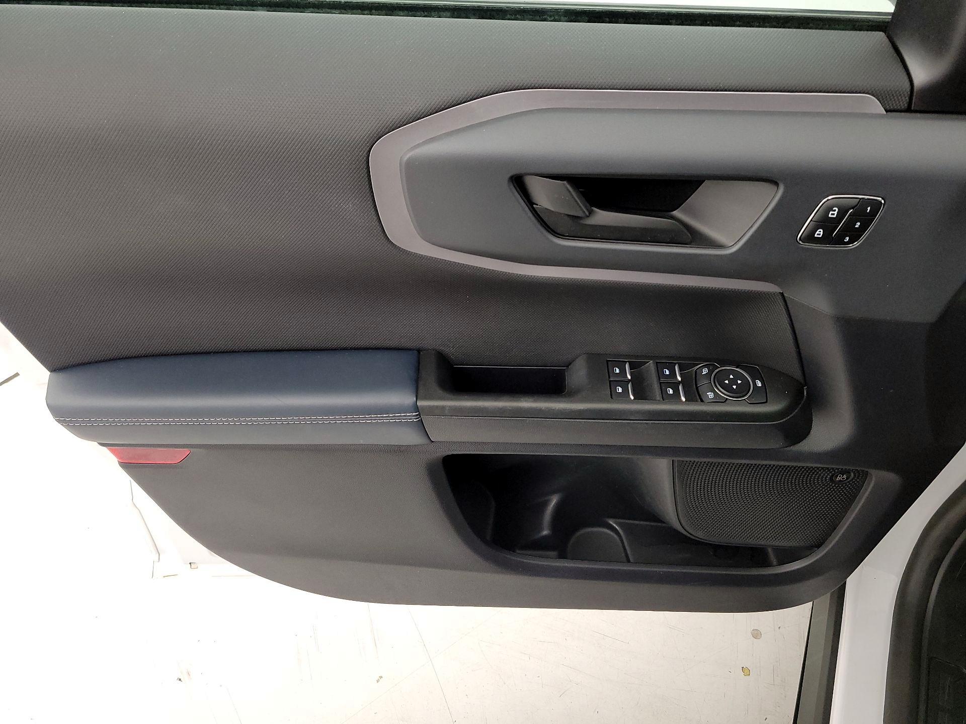 Thumbnail: 2023 Ford Bronco Sport - 12