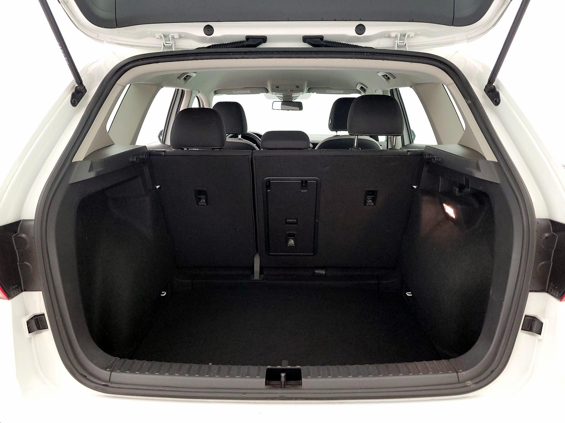 Thumbnail: 2022 Volkswagen Taos - 20