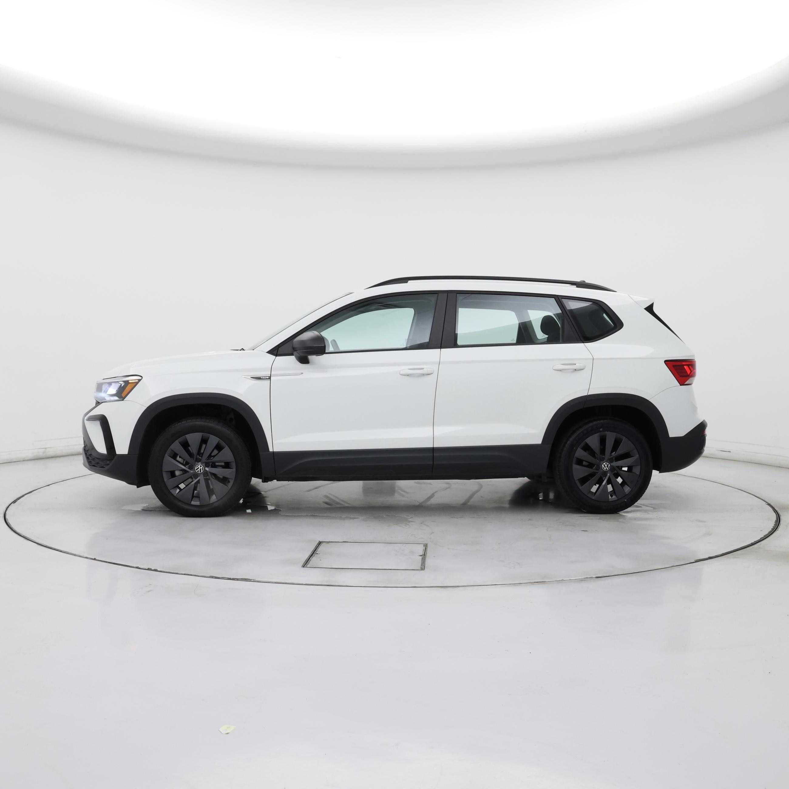 Thumbnail: 2022 Volkswagen Taos - 3