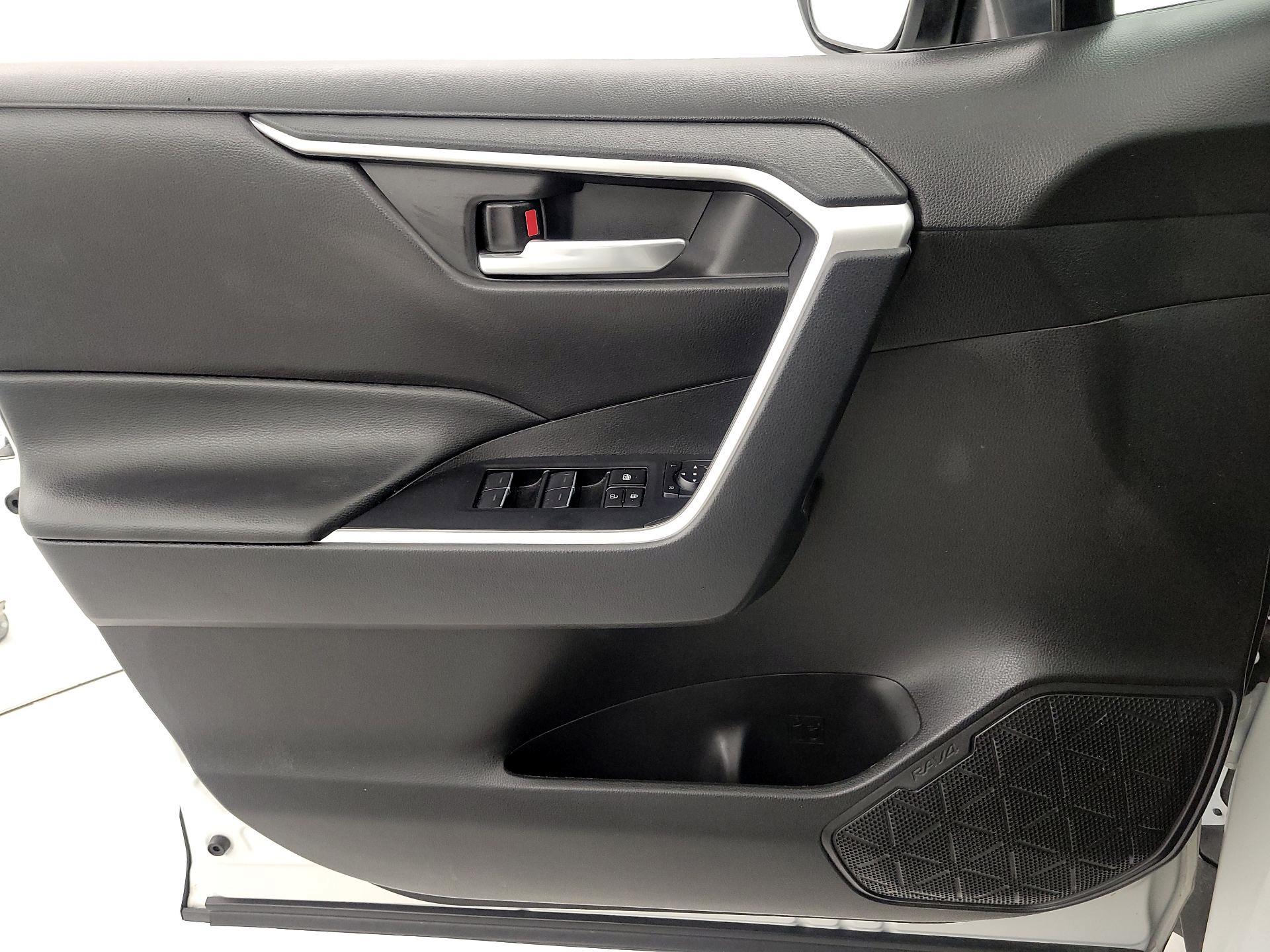 Thumbnail: 2023 Toyota RAV4 - 12