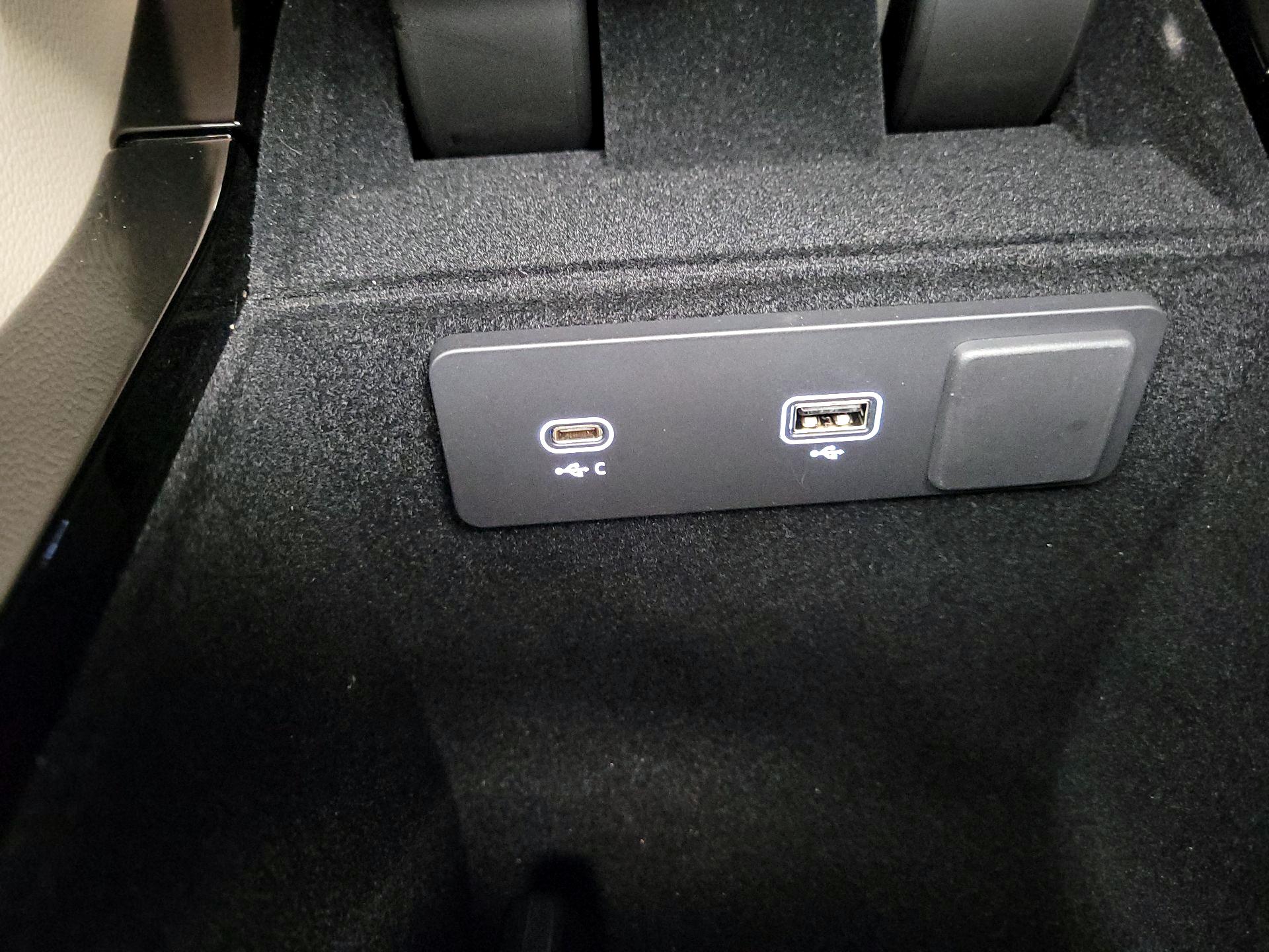 Thumbnail: 2023 Land Rover Range Rover Velar - 19