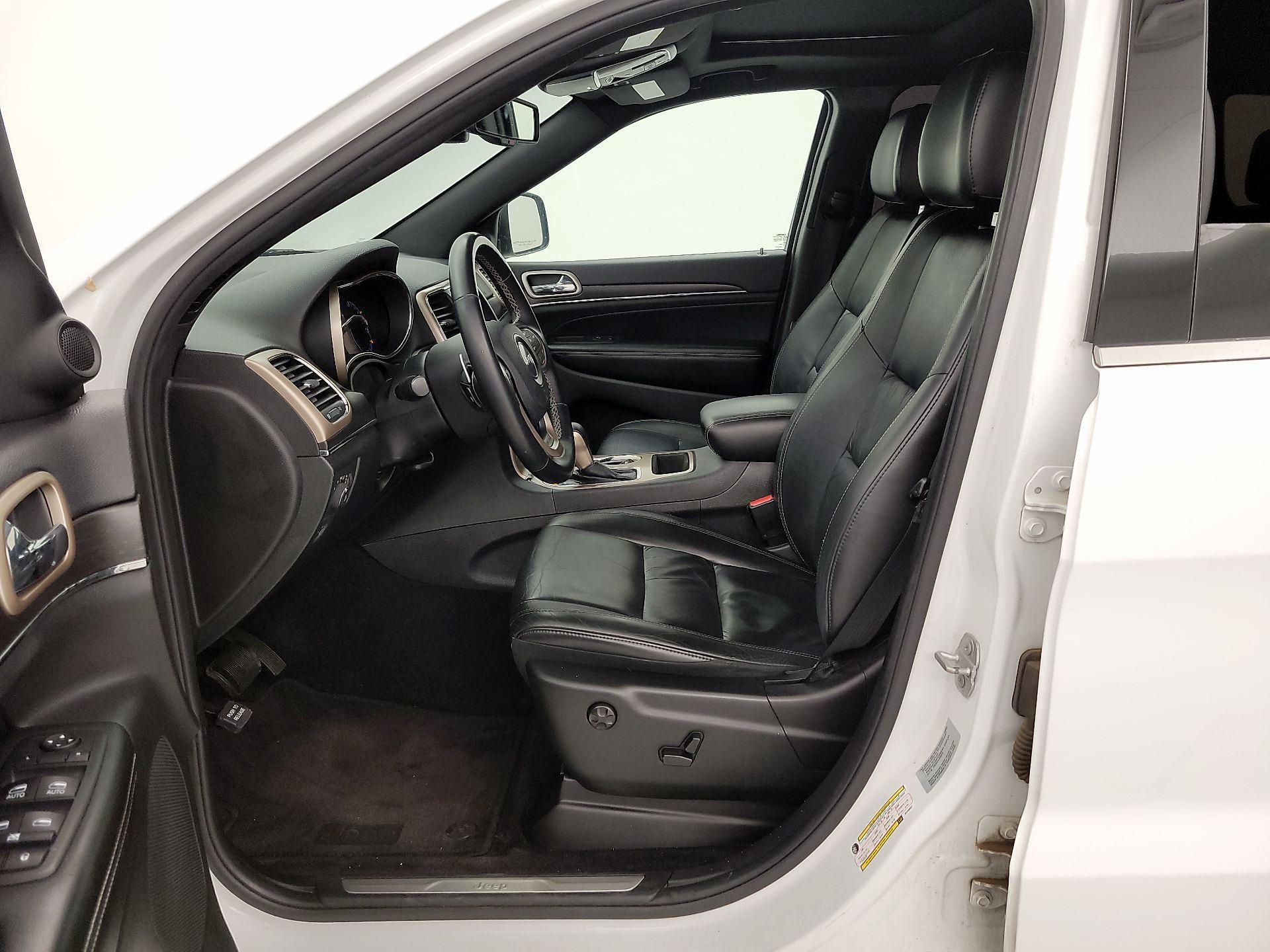 Thumbnail: 2016 Jeep Grand Cherokee - 11