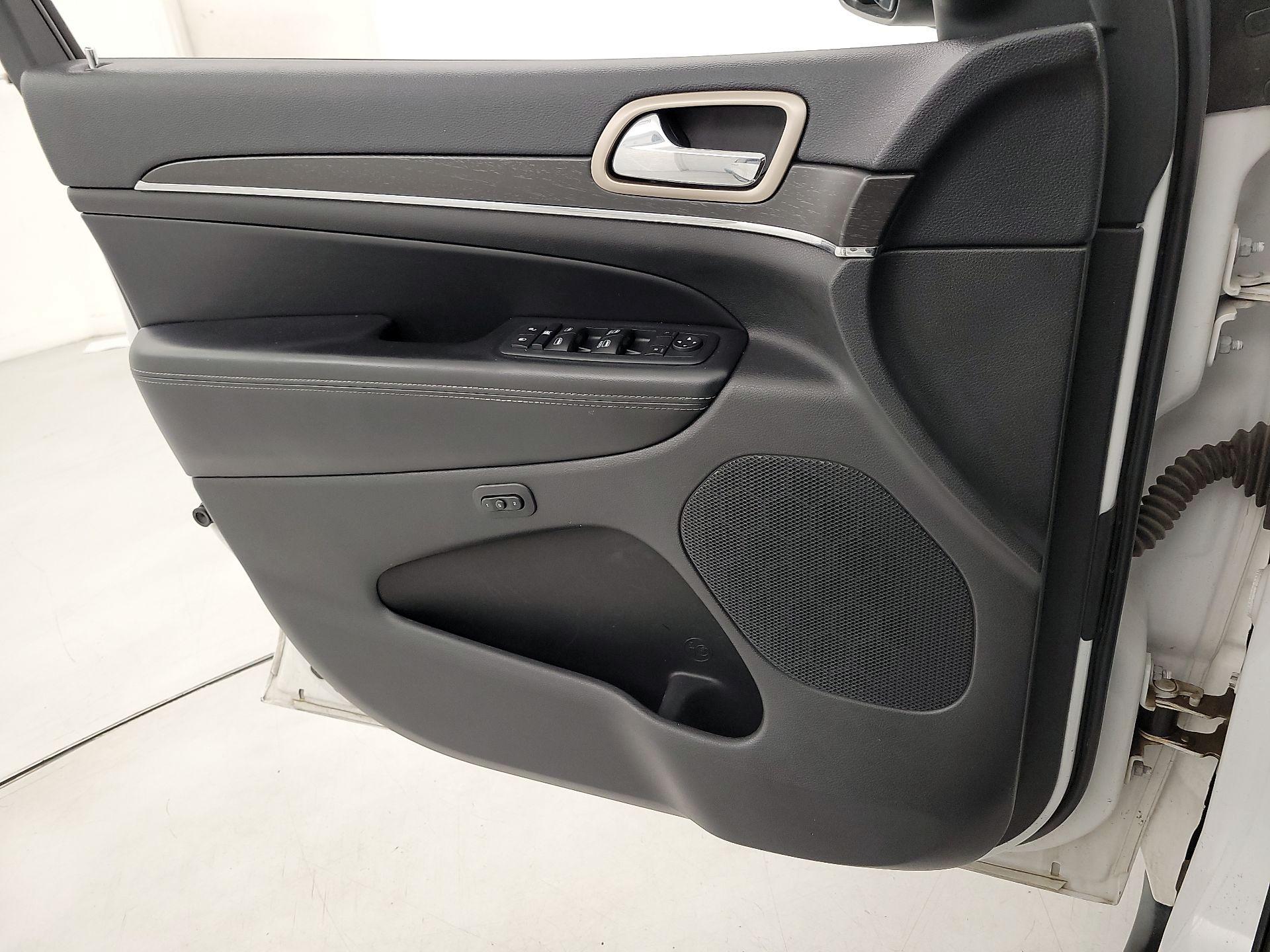 Thumbnail: 2016 Jeep Grand Cherokee - 12