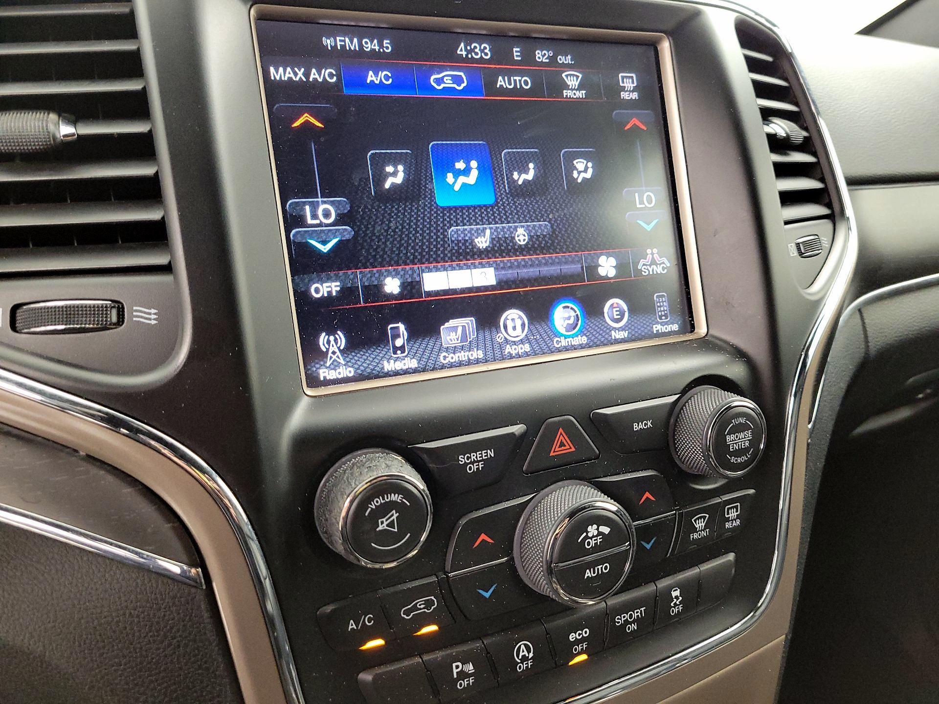 Thumbnail: 2016 Jeep Grand Cherokee - 14