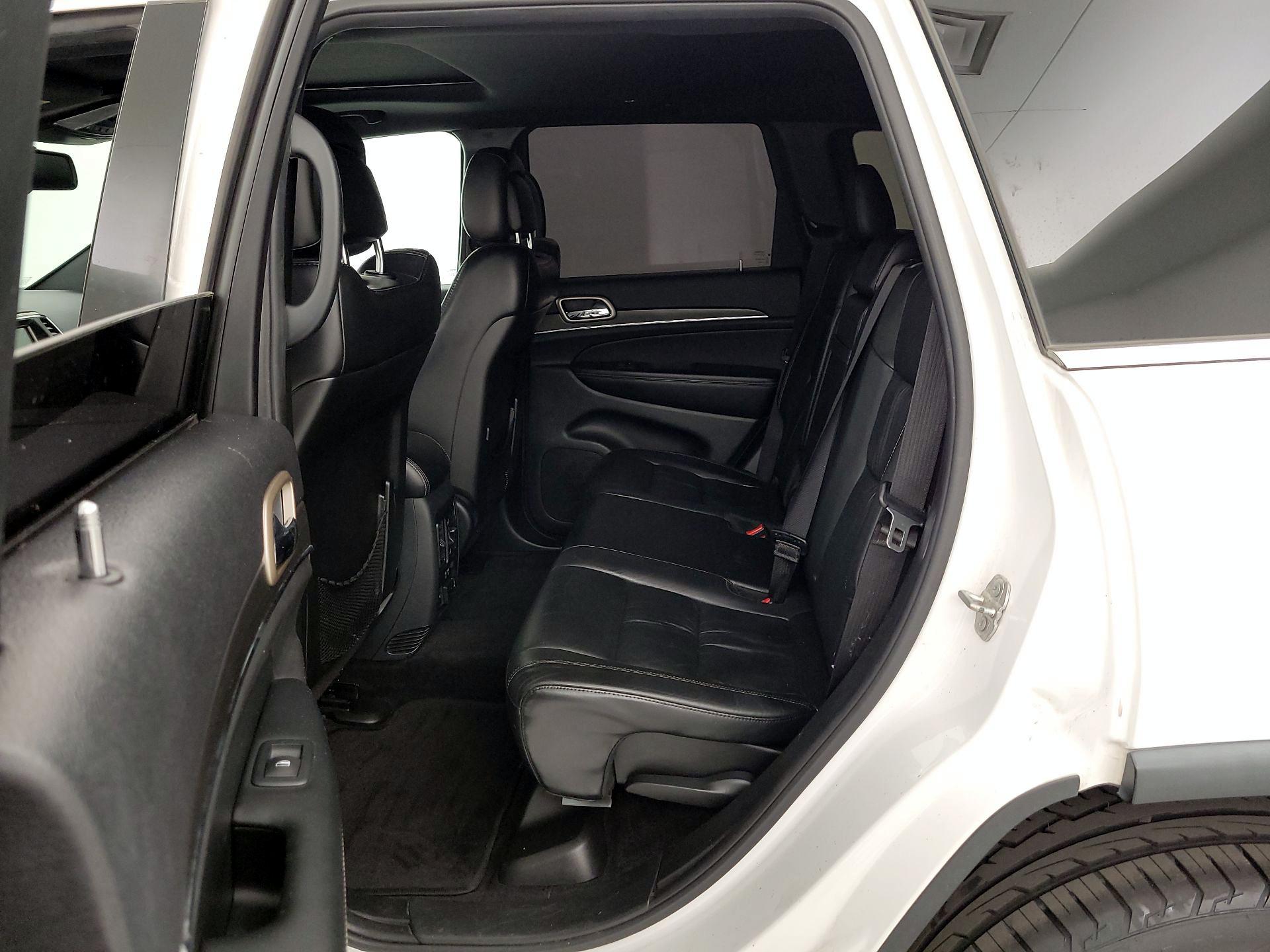 Thumbnail: 2016 Jeep Grand Cherokee - 16