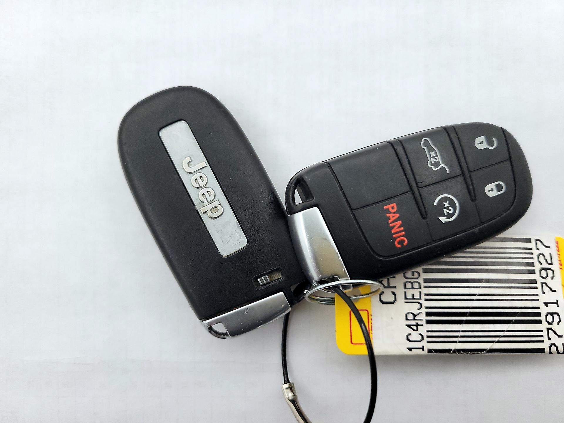 Thumbnail: 2016 Jeep Grand Cherokee - 19