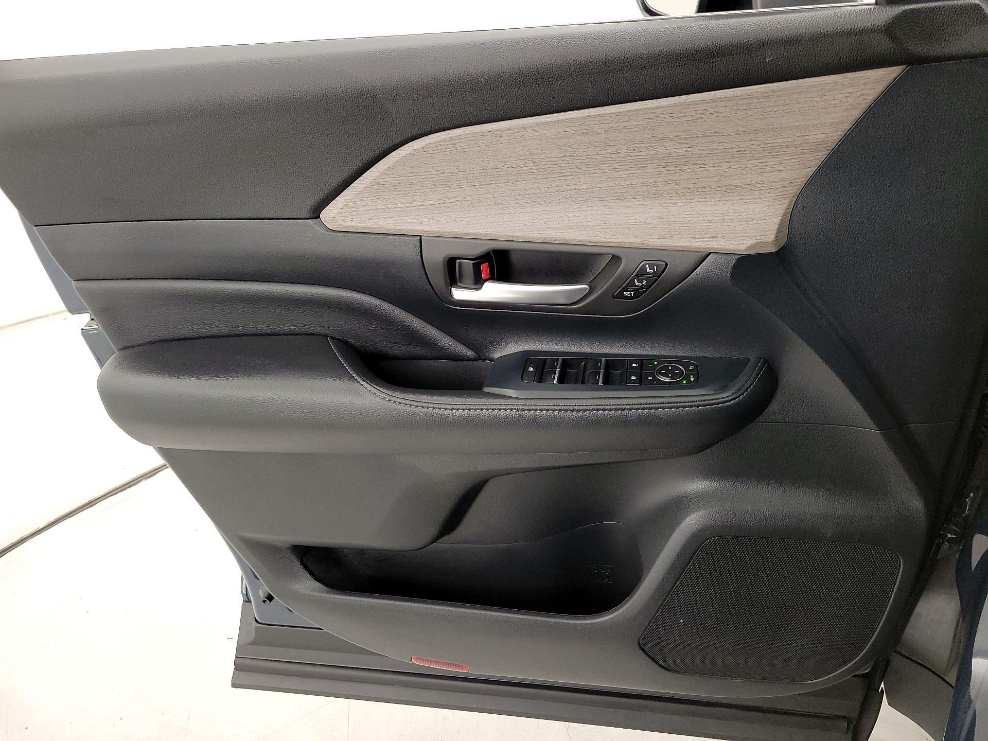 Thumbnail: 2024 Toyota Grand Highlander - 12