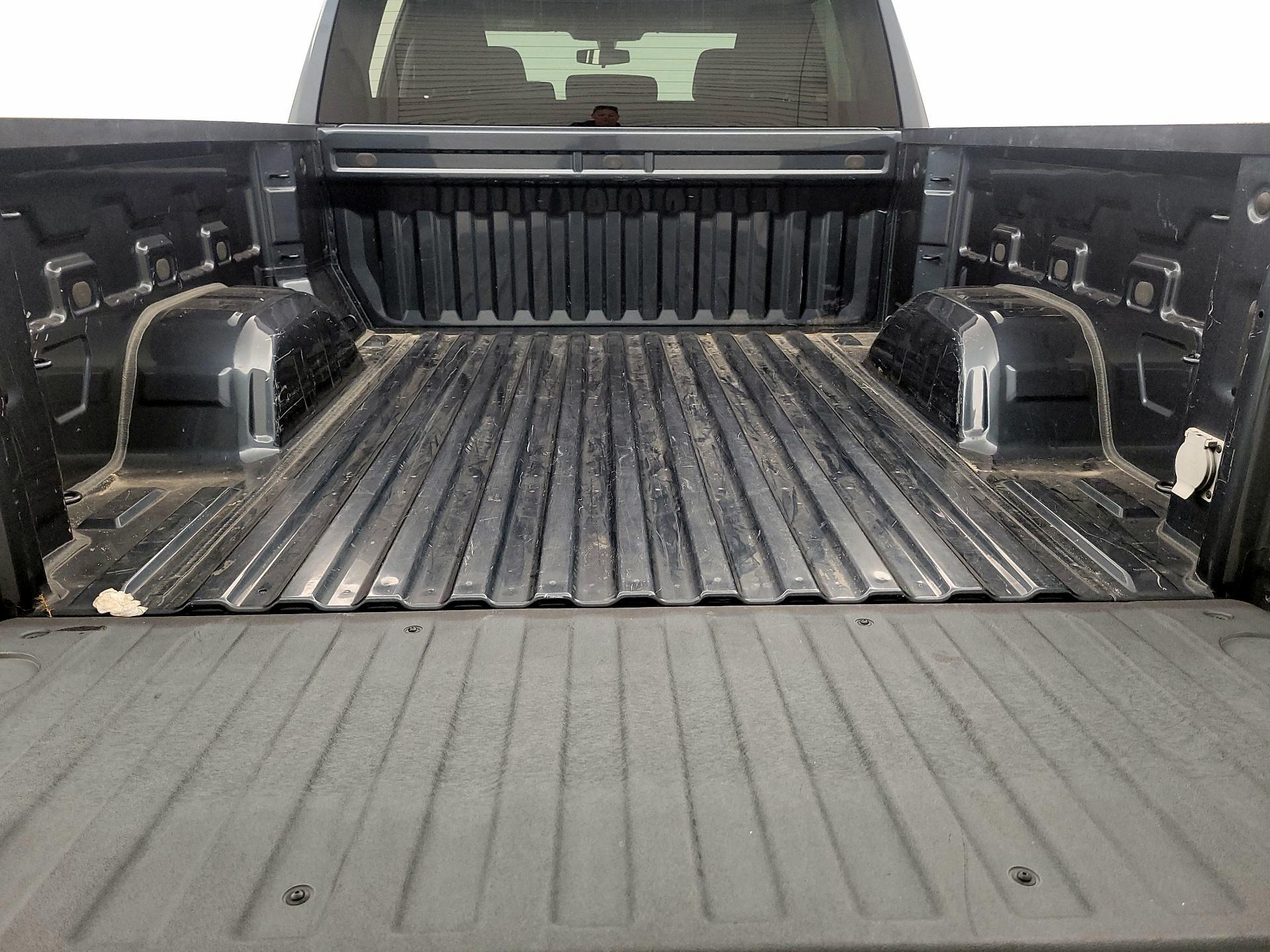 Thumbnail: 2020 Chevrolet Silverado 1500 - 20