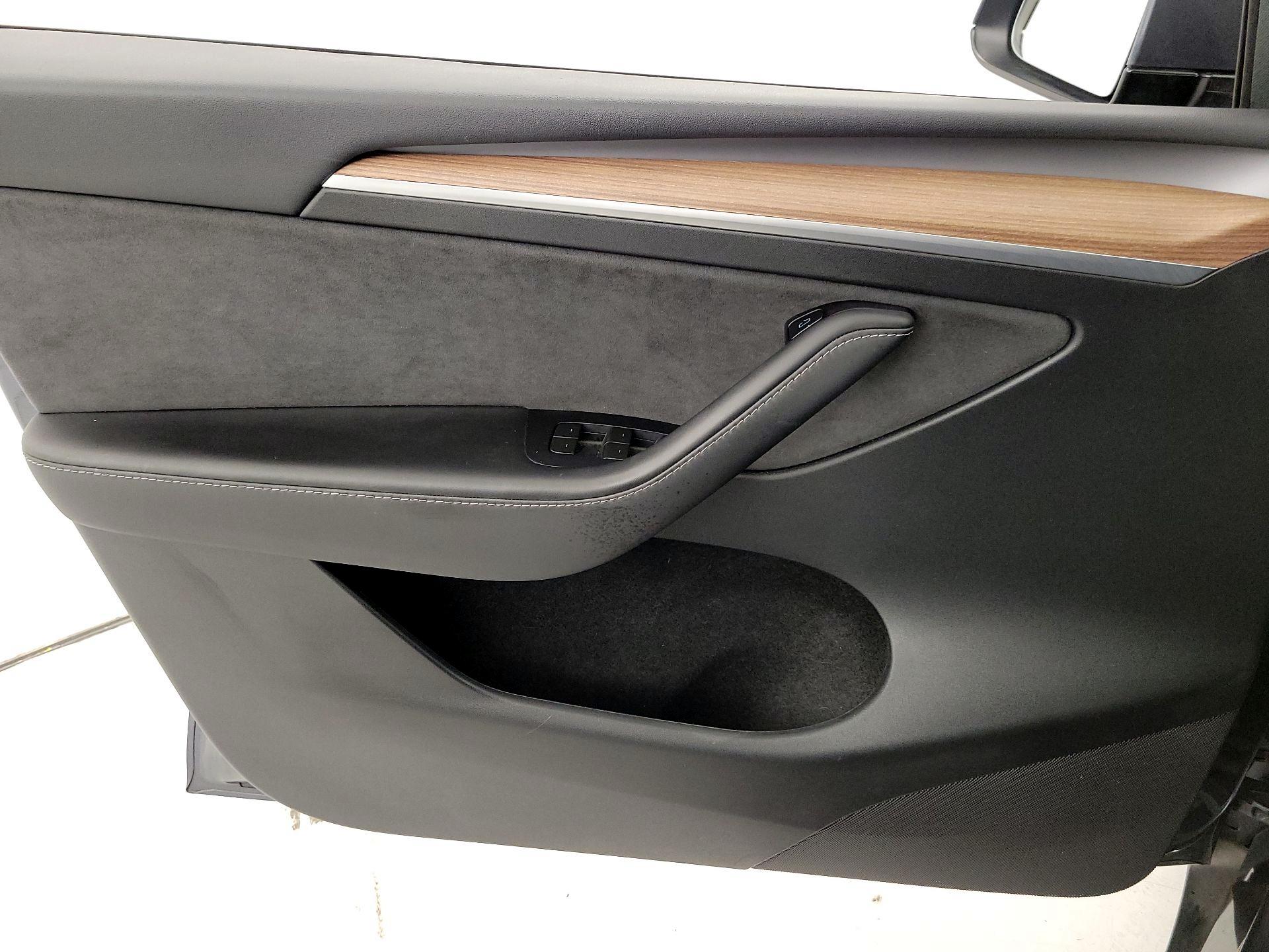 Thumbnail: 2023 Tesla Model Y - 12