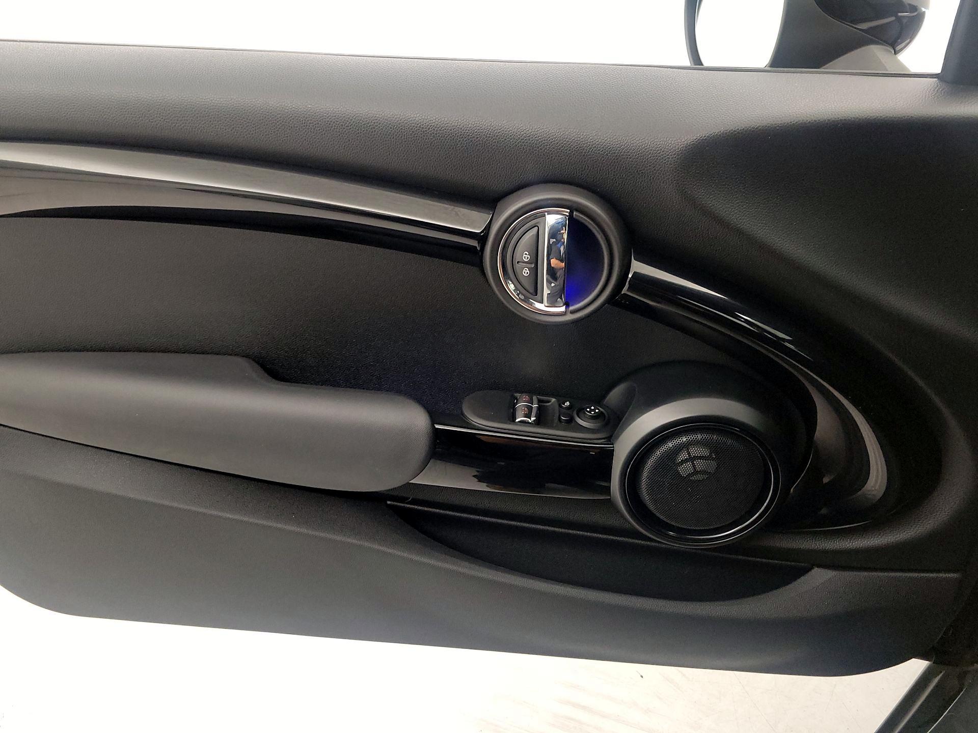 Thumbnail: 2019 MINI Cooper Hardtop - 12