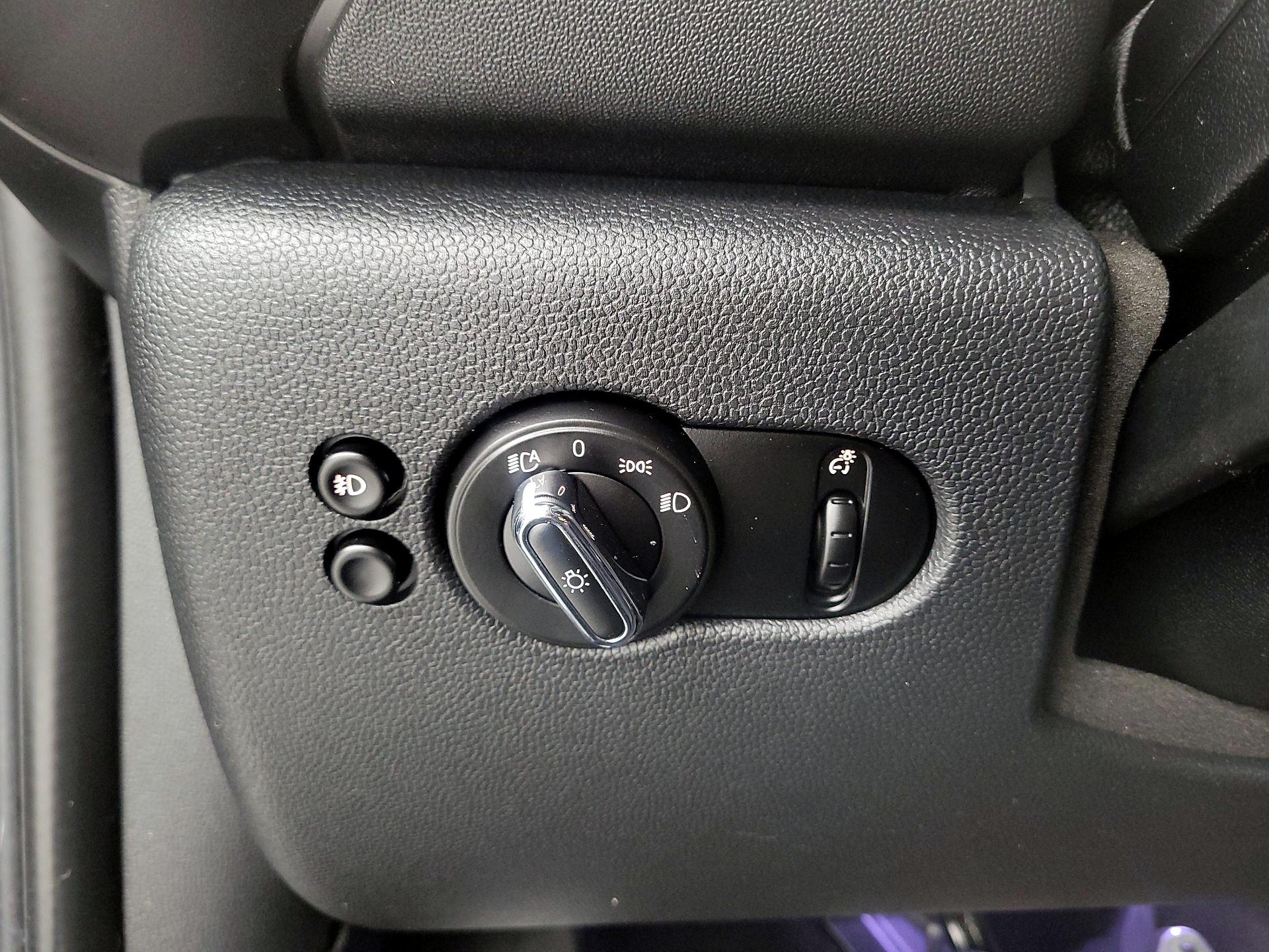 Thumbnail: 2019 MINI Cooper Hardtop - 13