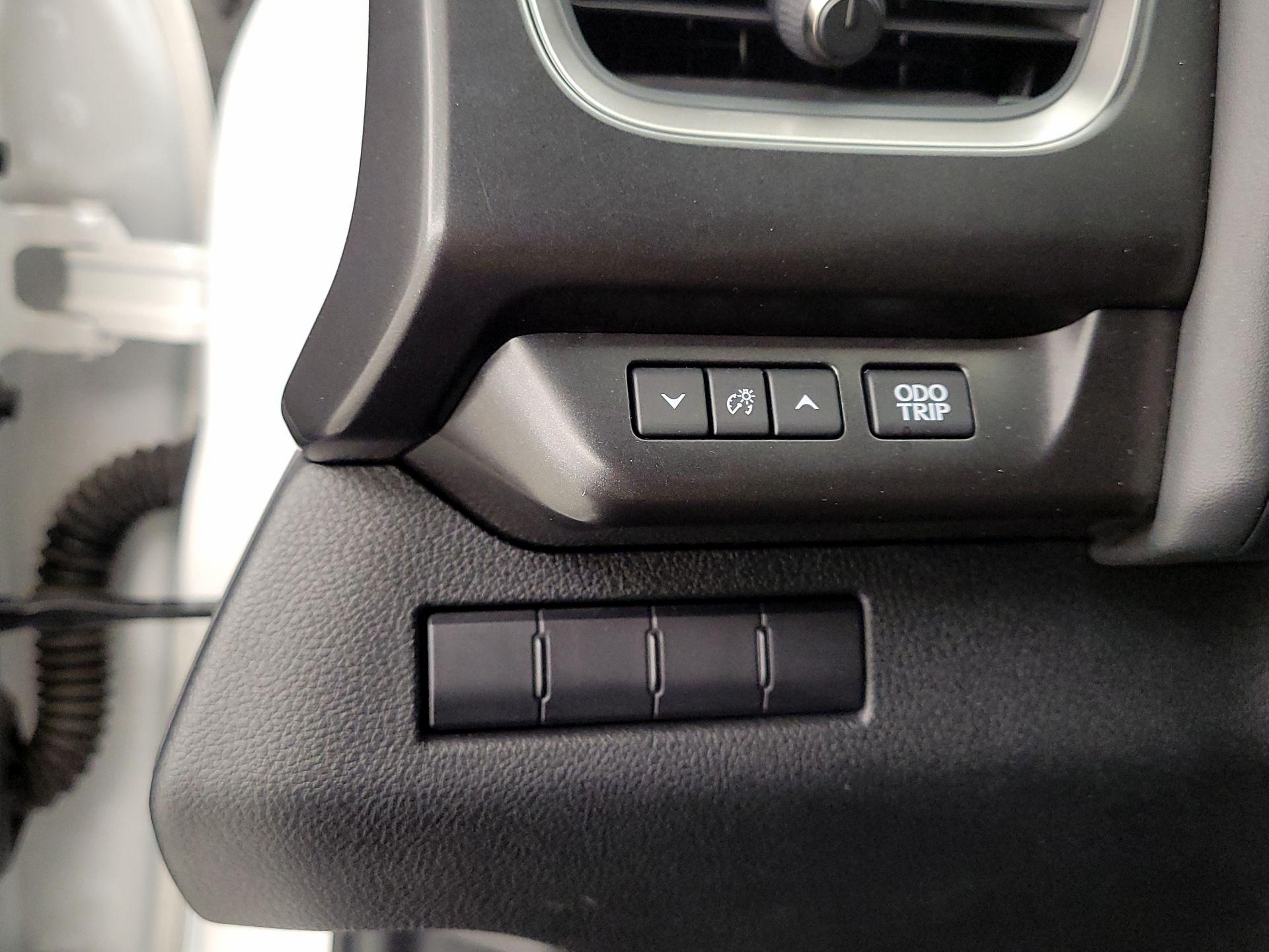 Thumbnail: 2021 Lexus UX - 13