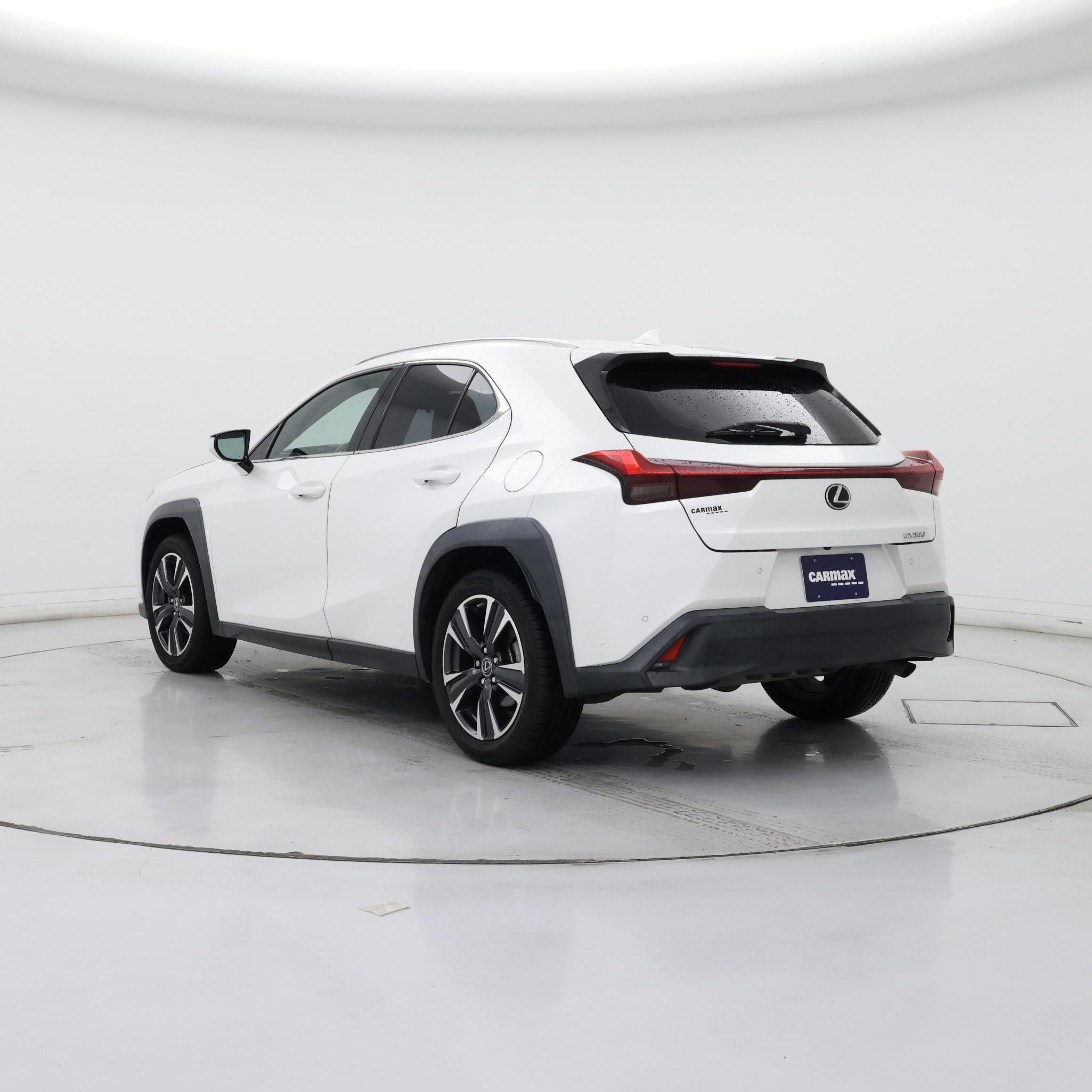 Thumbnail: 2021 Lexus UX - 2