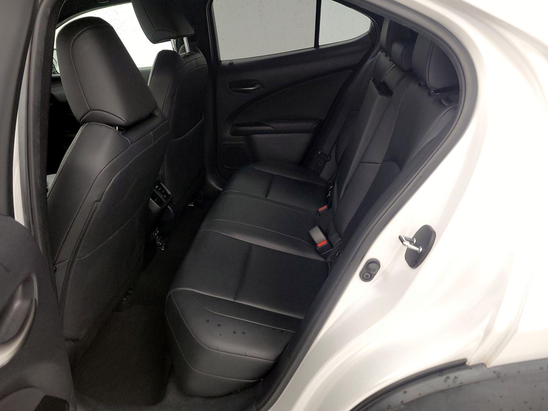 Thumbnail: 2021 Lexus UX - 19