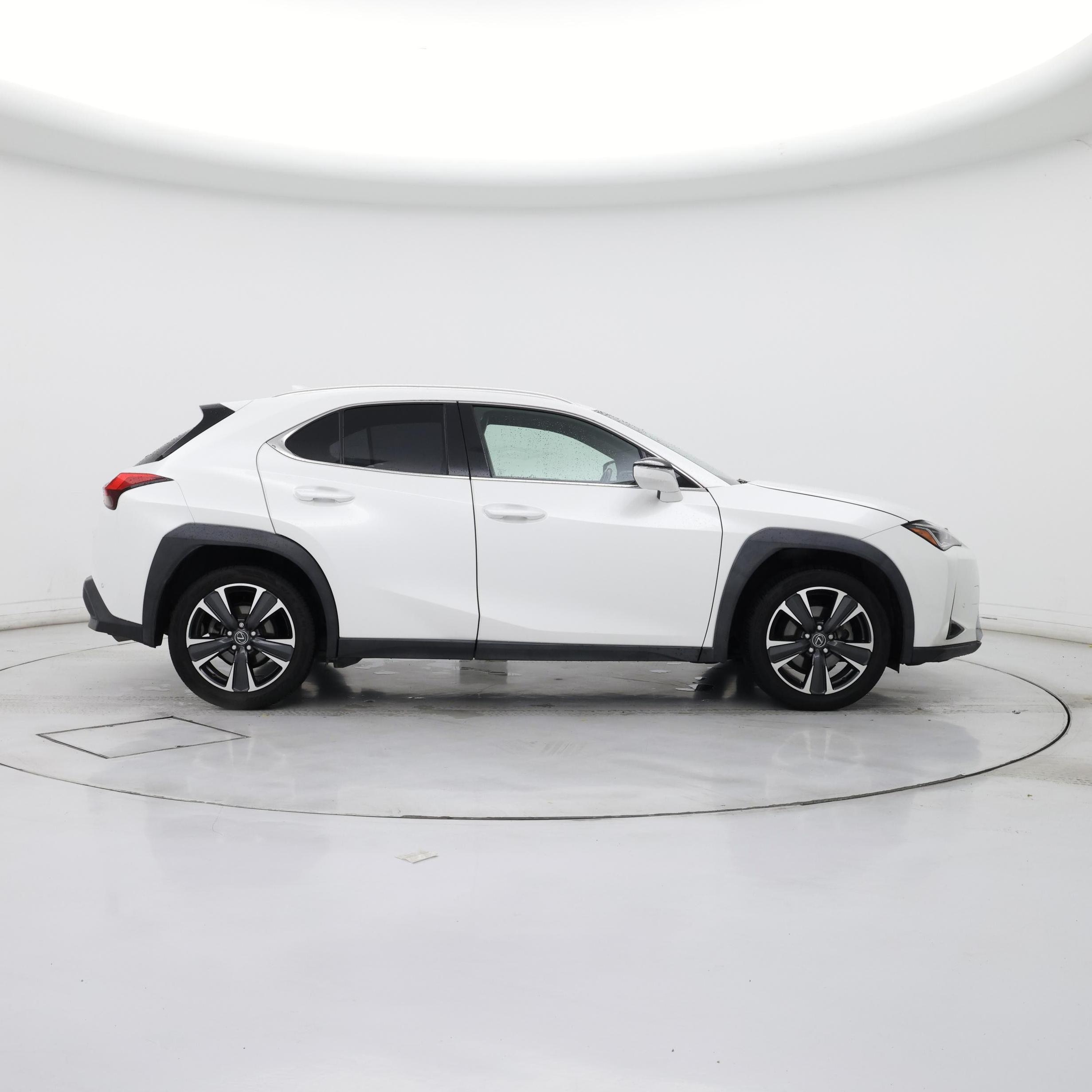 Thumbnail: 2021 Lexus UX - 7