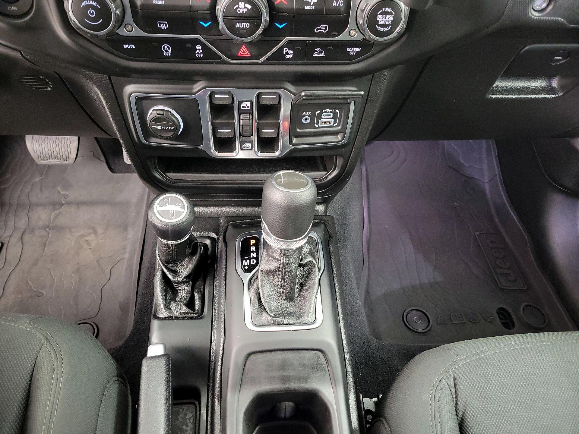 Thumbnail: 2021 Jeep Gladiator - 17