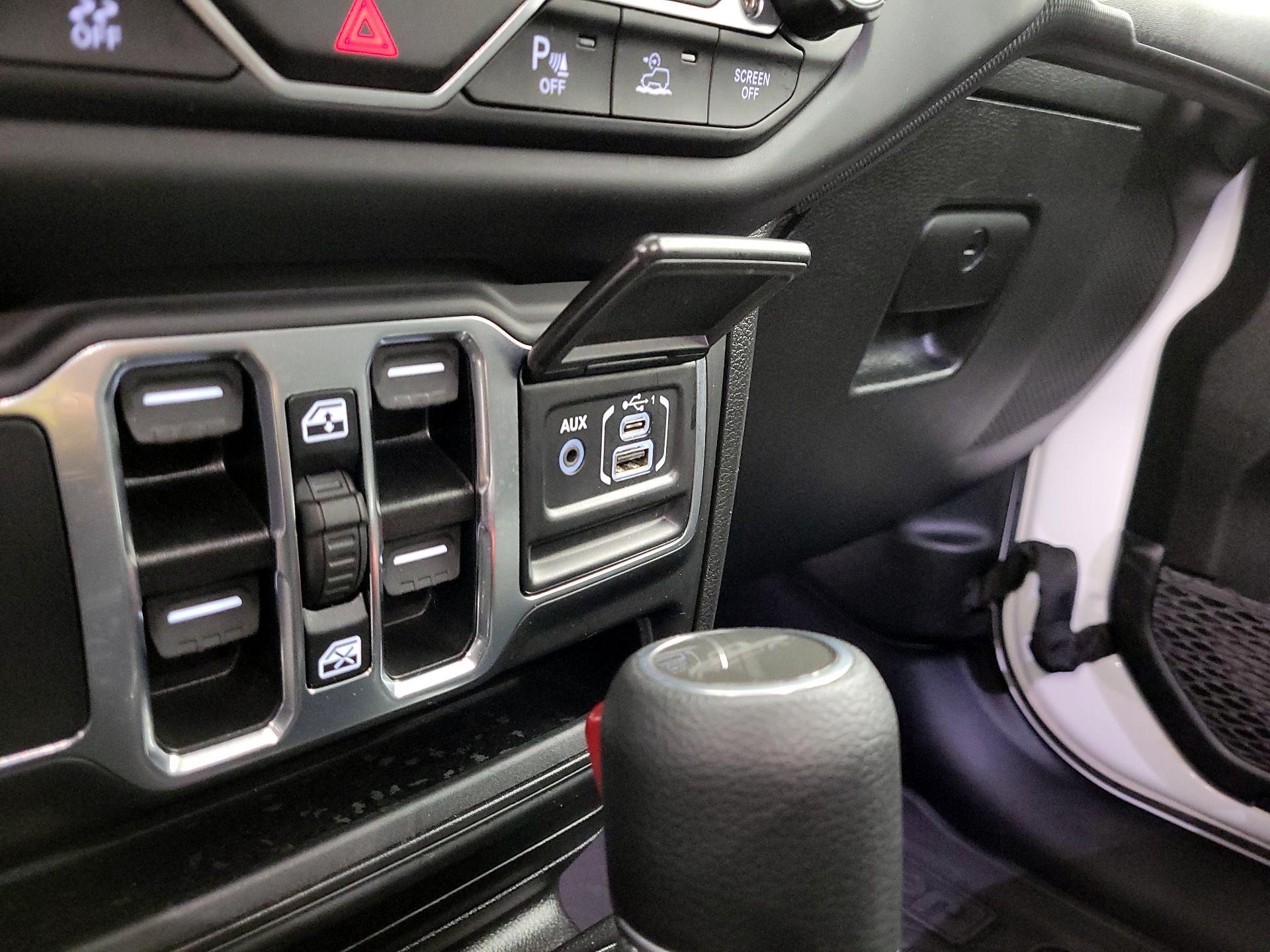 Thumbnail: 2021 Jeep Gladiator - 18