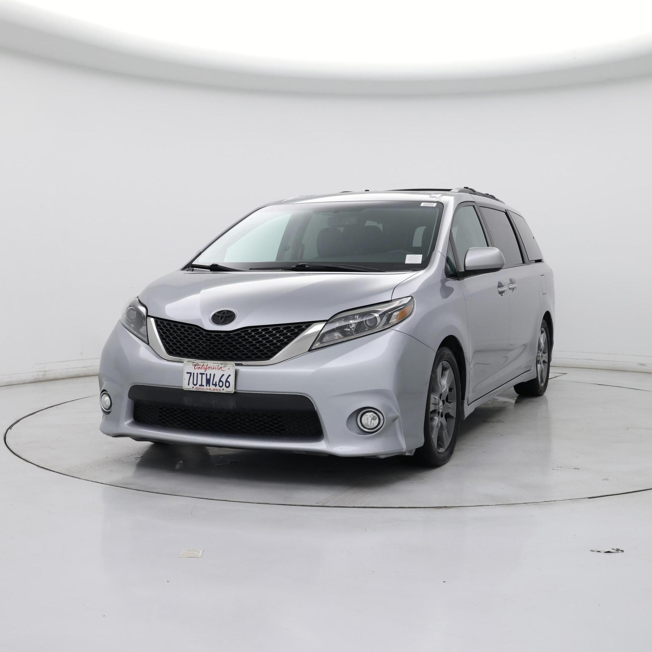 Thumbnail: 2016 Toyota Sienna - 4