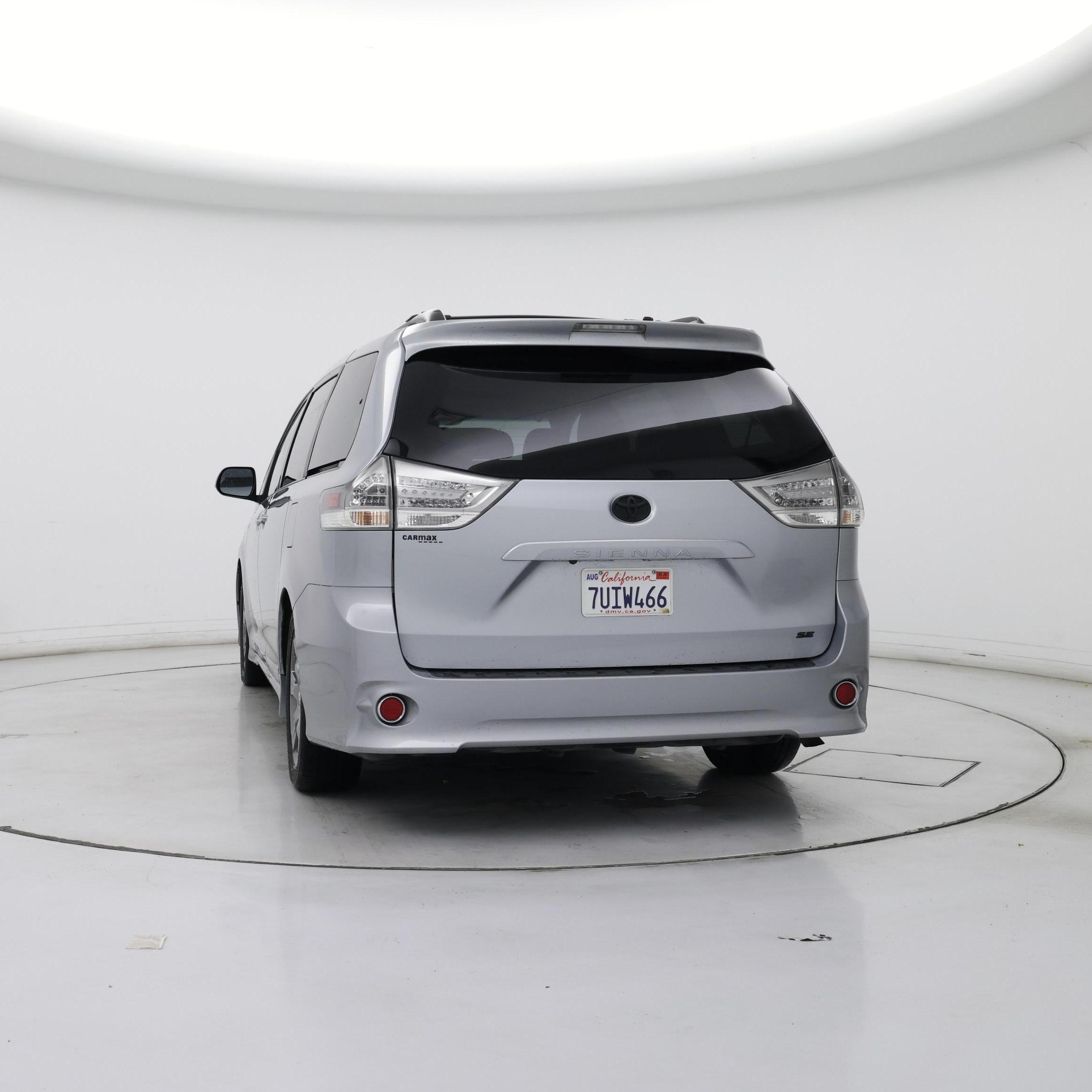 Thumbnail: 2016 Toyota Sienna - 6