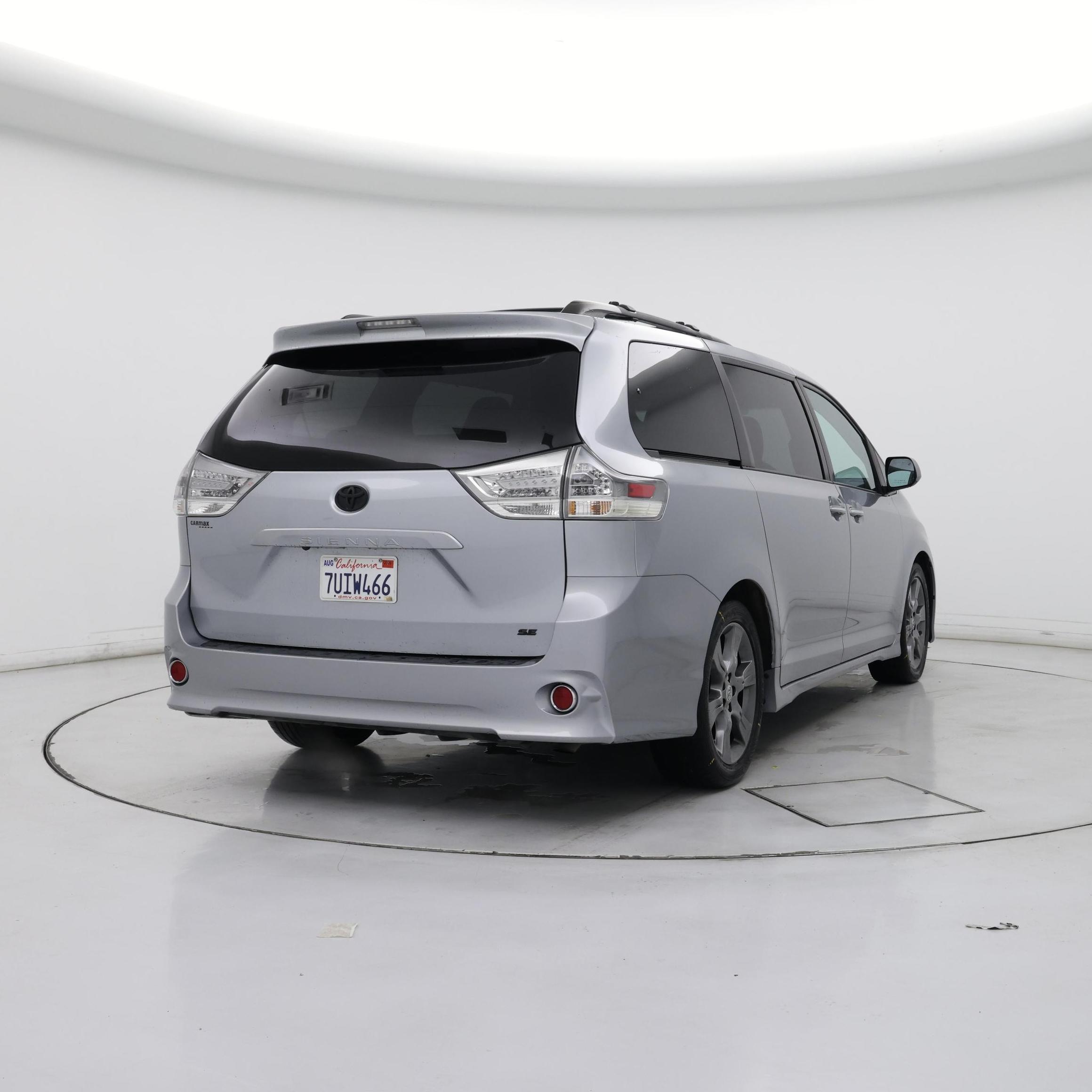 Thumbnail: 2016 Toyota Sienna - 8