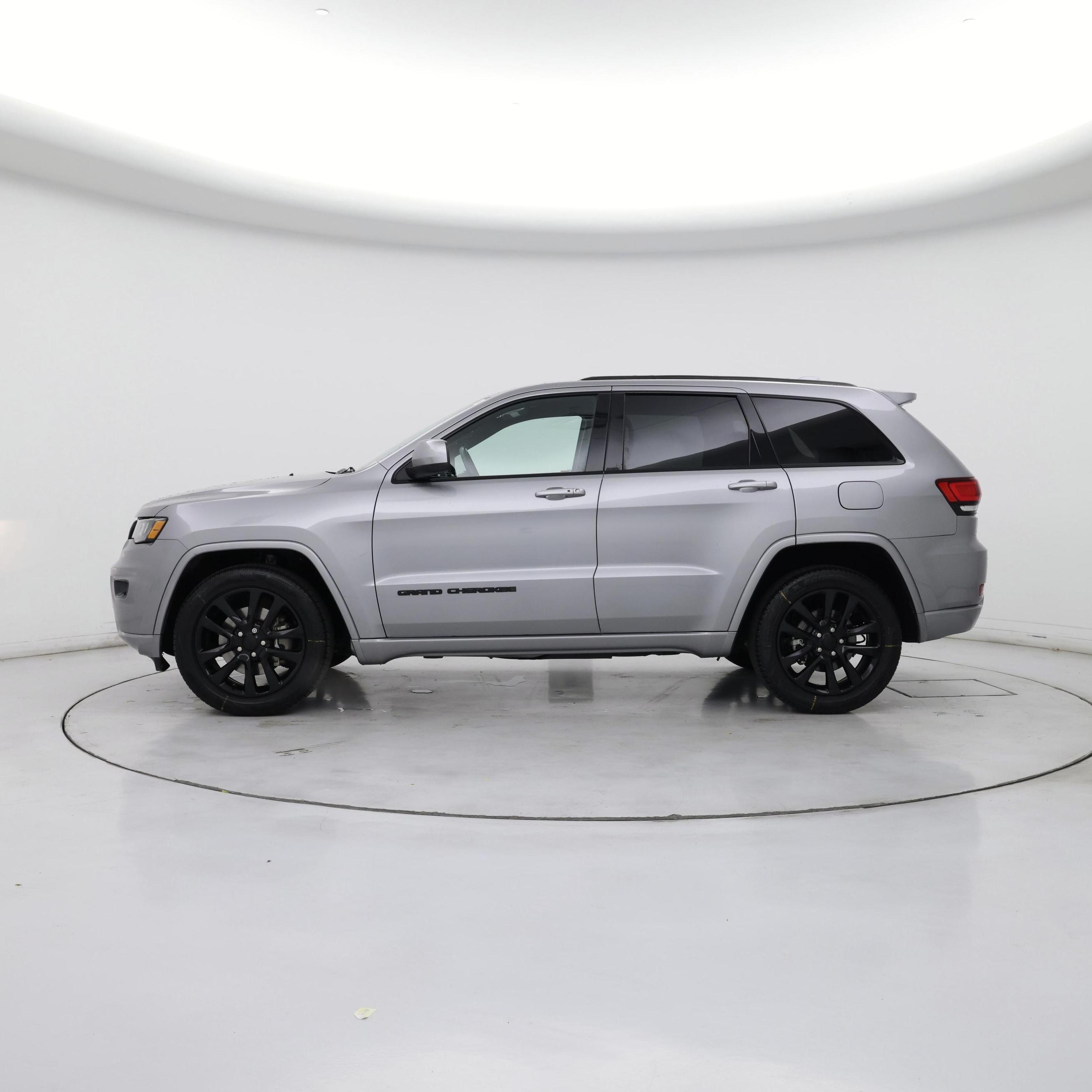 Thumbnail: 2021 Jeep Grand Cherokee - 3