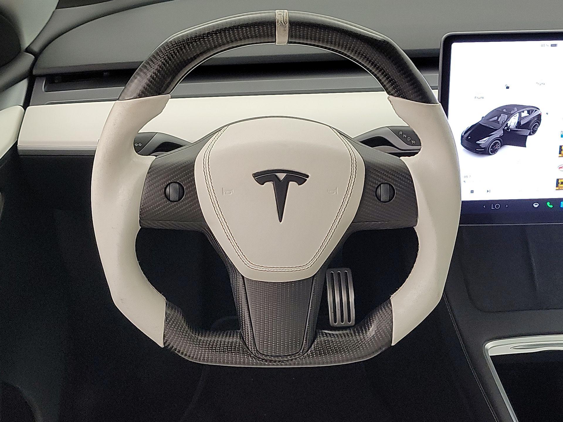 Thumbnail: 2023 Tesla Model Y - 10