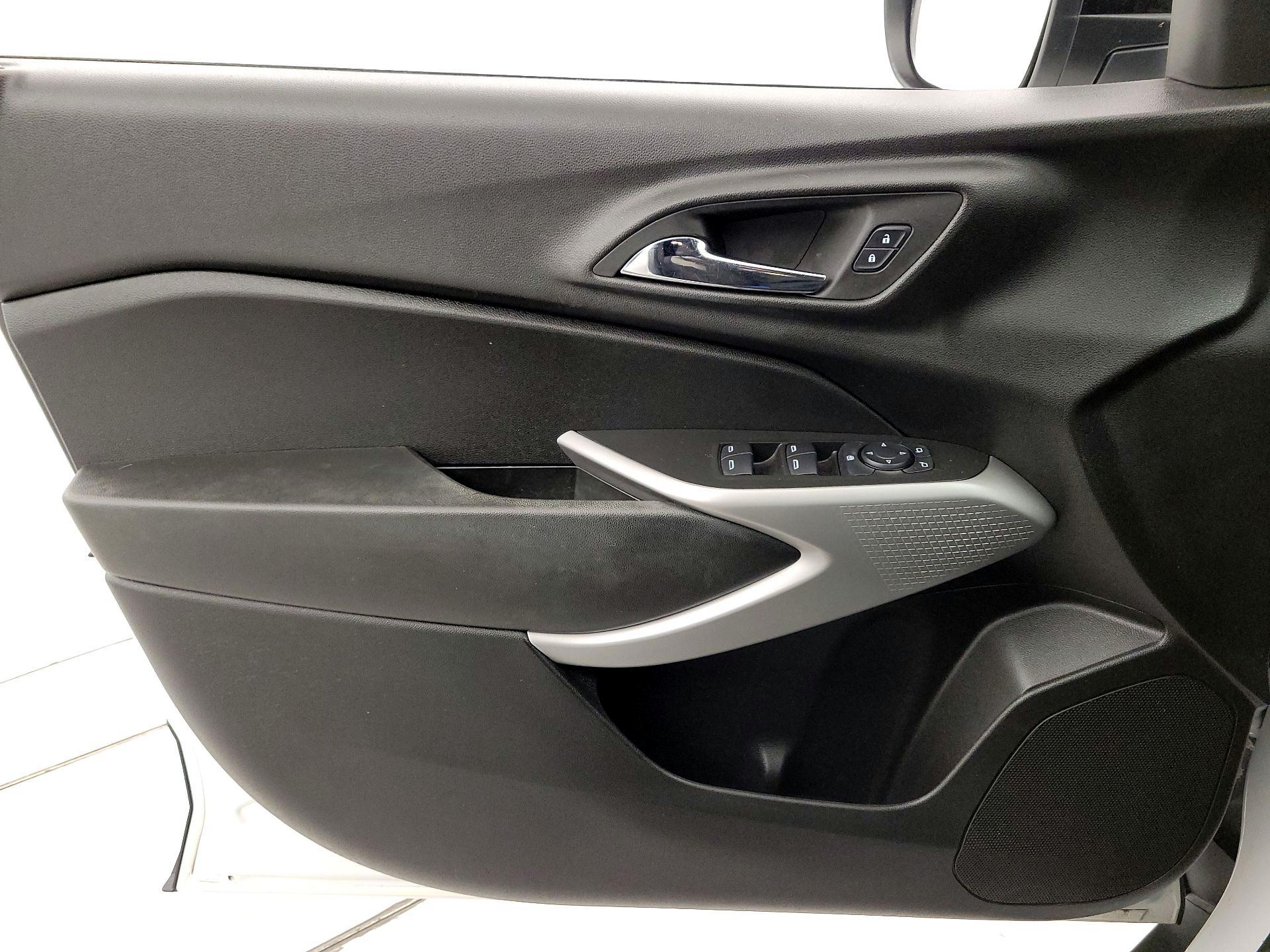 Thumbnail: 2024 Chevrolet Trax - 12