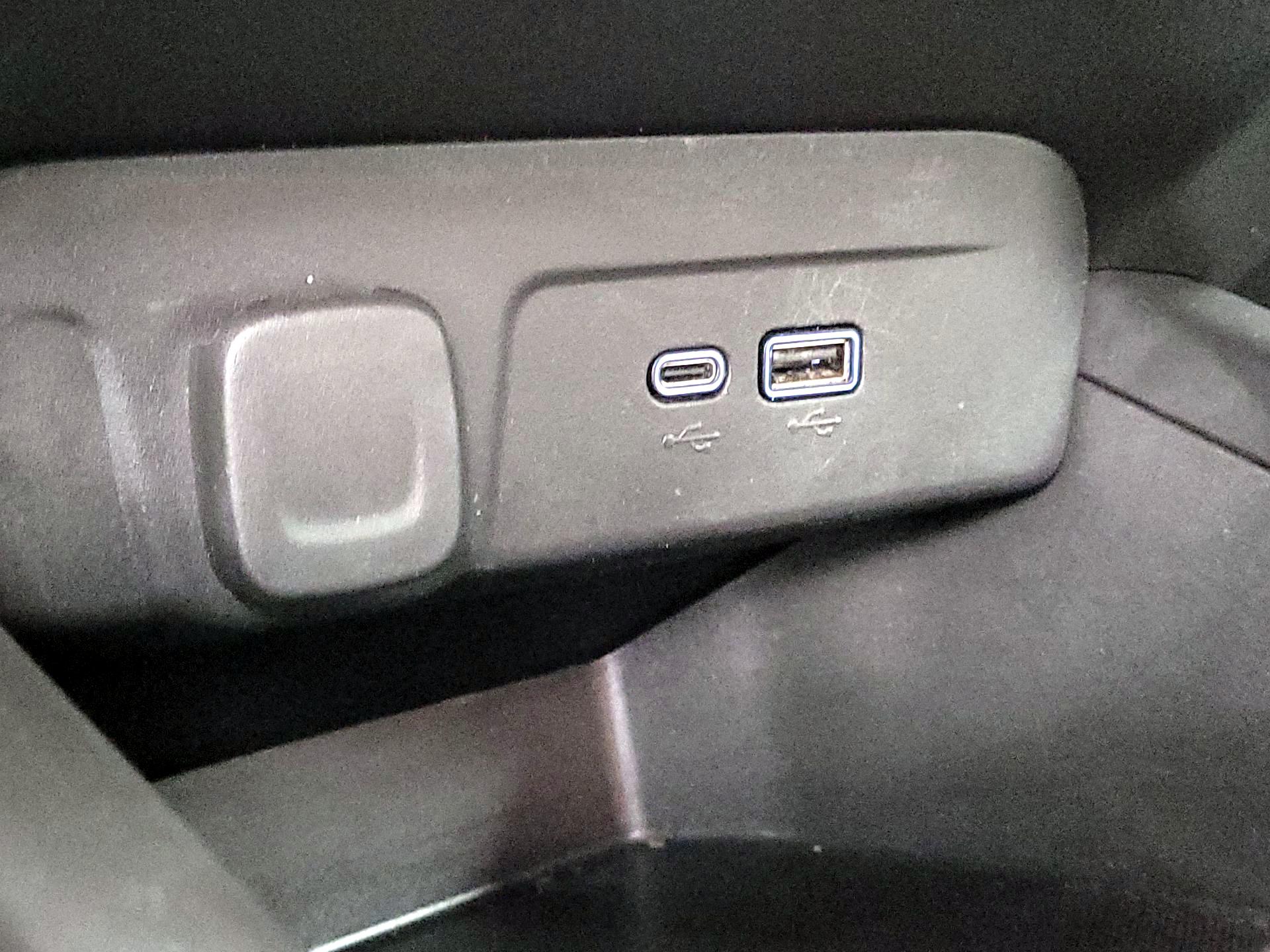 Thumbnail: 2024 Chevrolet Trax - 18