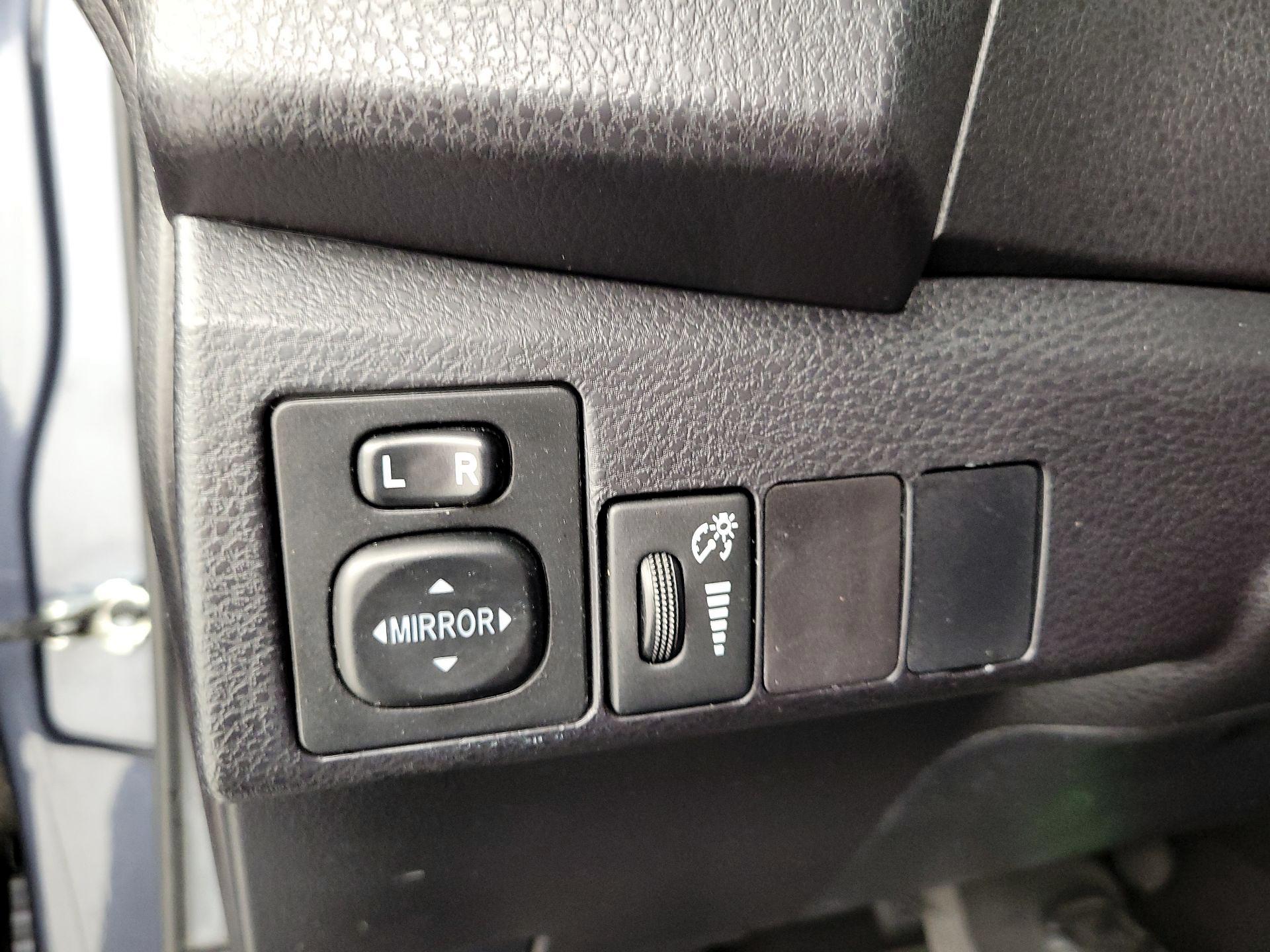 Thumbnail: 2016 Toyota Corolla - 13