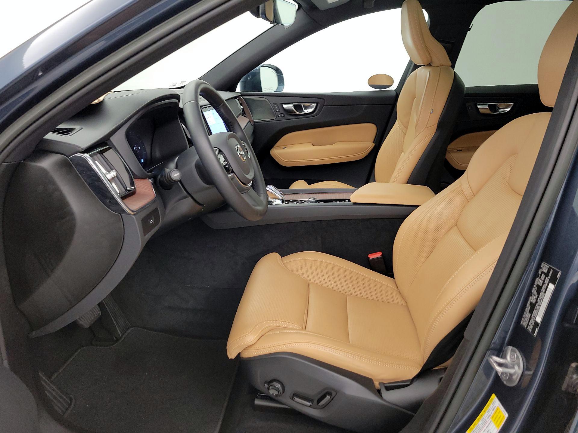 Thumbnail: 2023 Volvo XC60 - 11