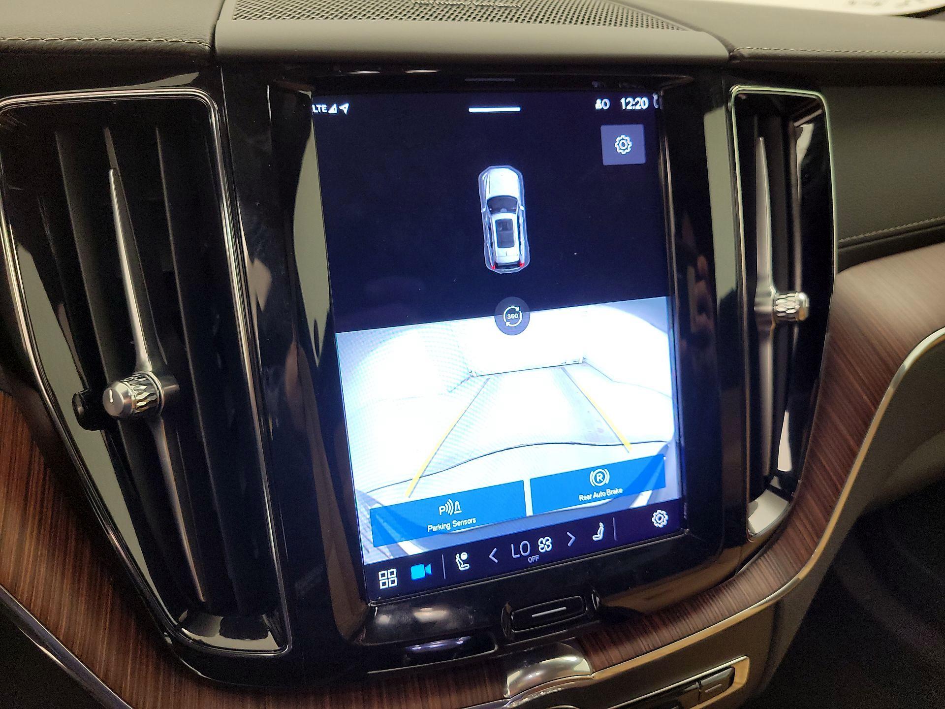 Thumbnail: 2023 Volvo XC60 - 15