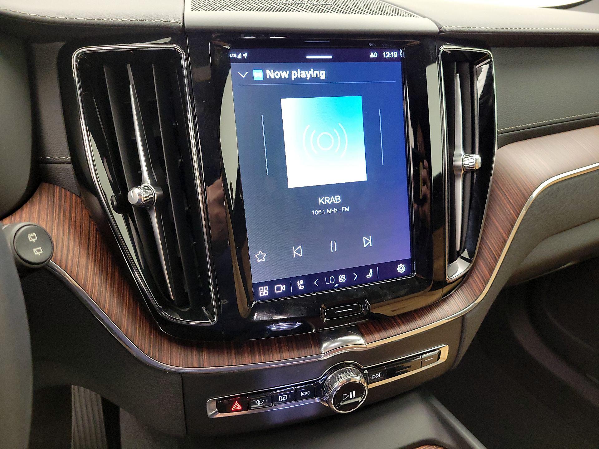 Thumbnail: 2023 Volvo XC60 - 16