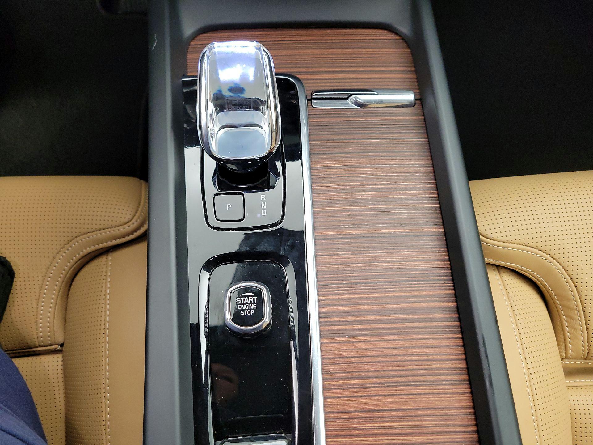 Thumbnail: 2023 Volvo XC60 - 18